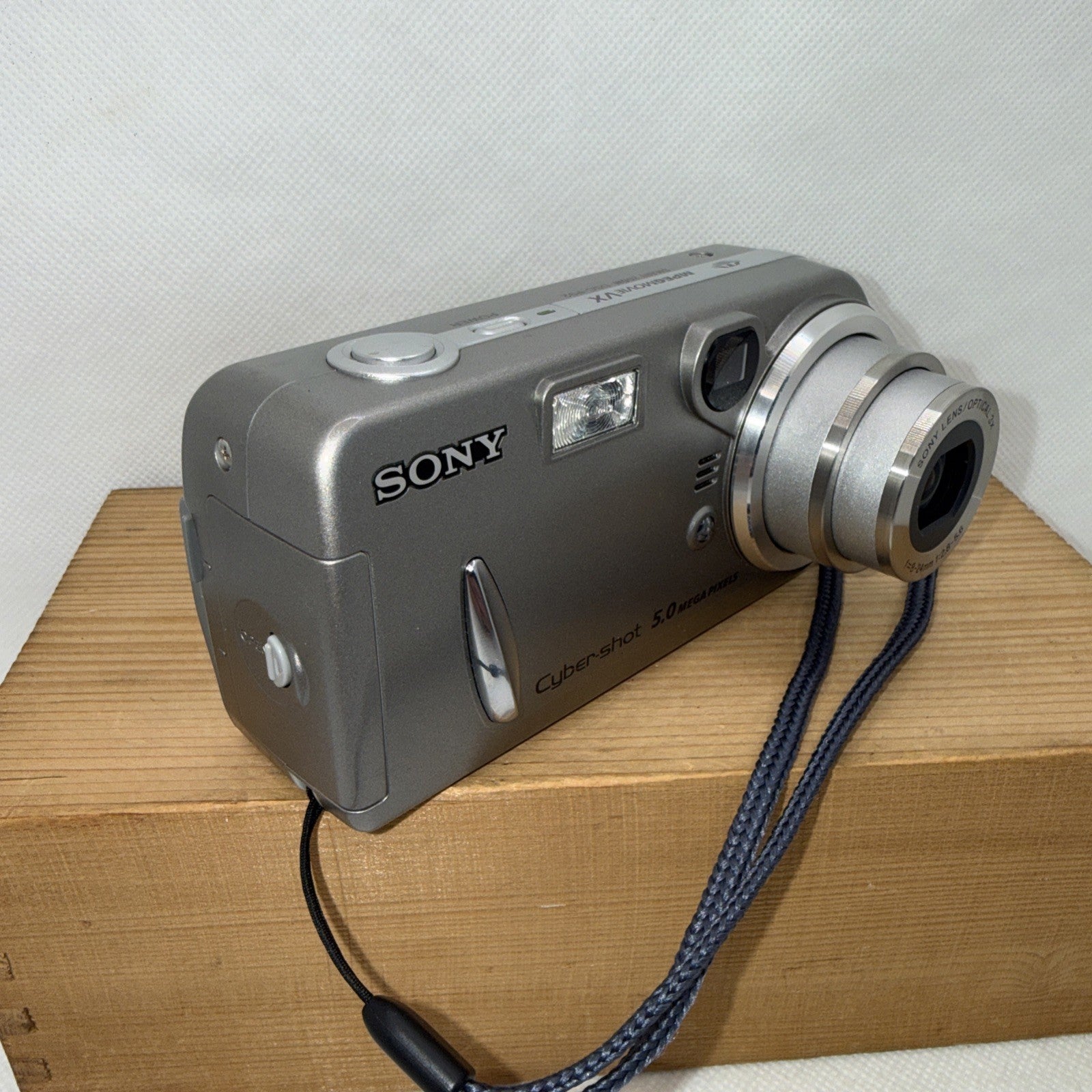 Sony Cybershot DSC-P92 5MP Digital Camera Retro Y2K Vintage VGC + Accessories1