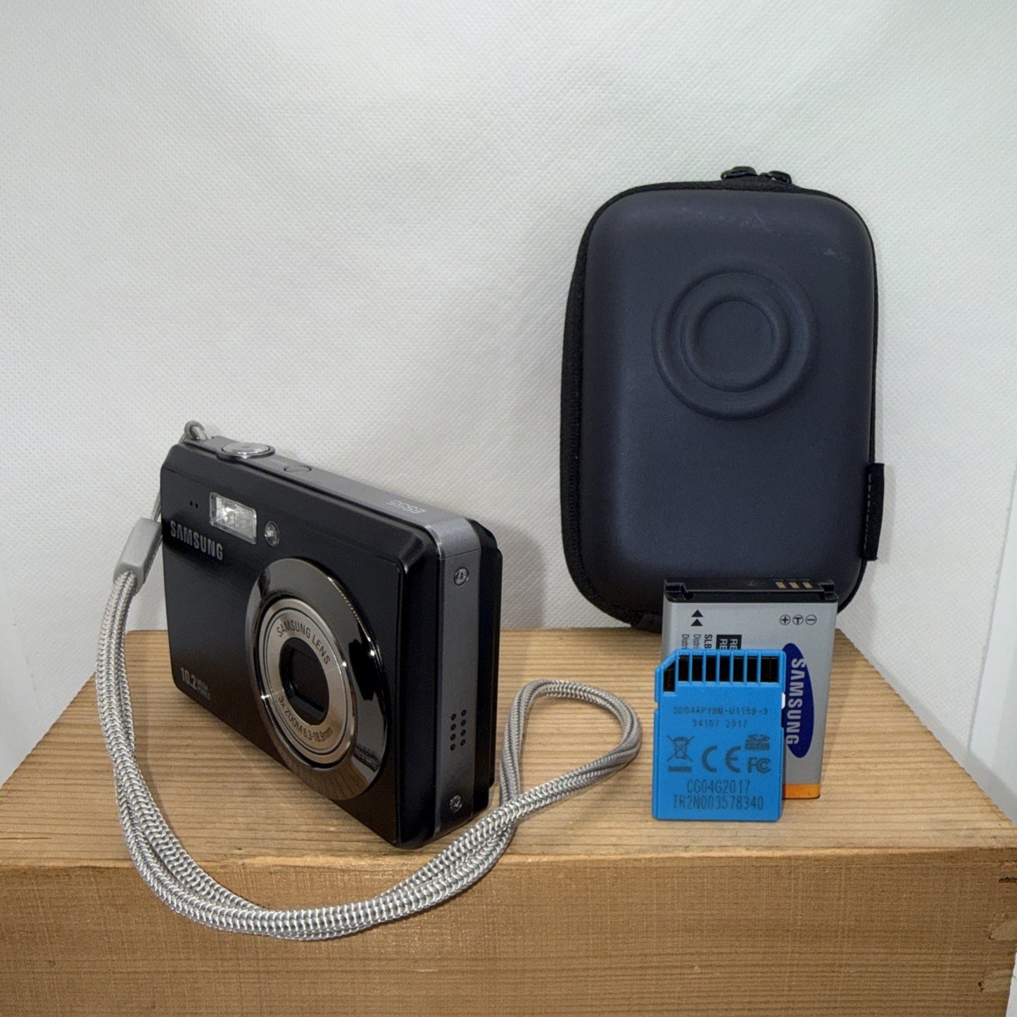 Samsung Digital Camera PL50 10.2MP Tested Plus Charger Battery 4GB SD Case VGC