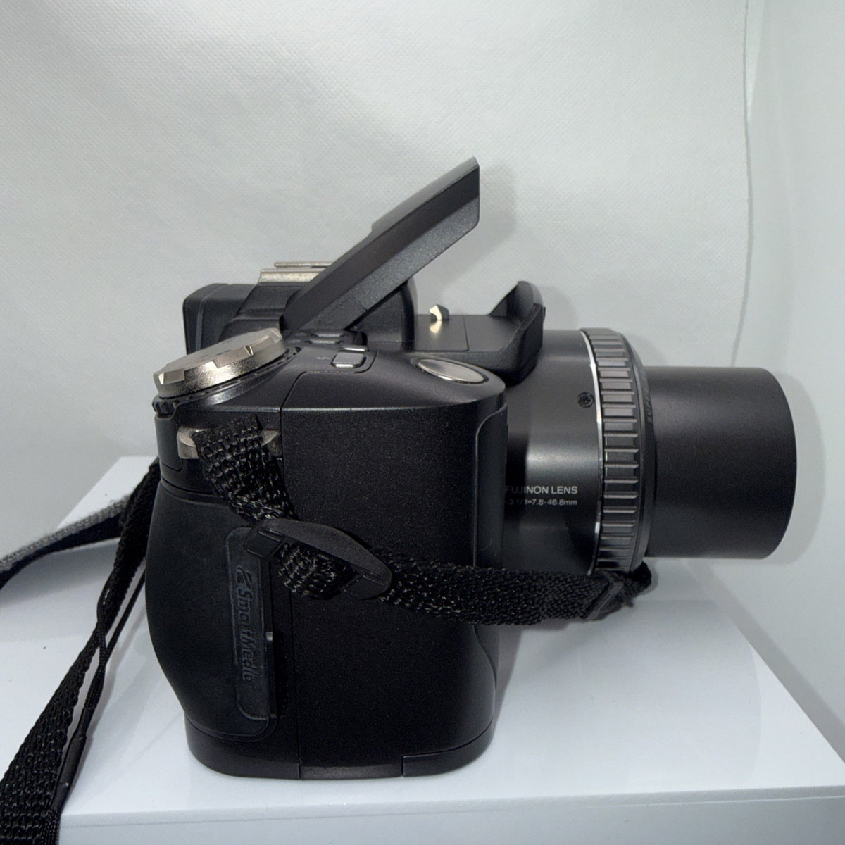 Fujifilm Finepix 6900 Zoom Digital Camera 3.3MP CCD Full Kit Tested Retro VGC