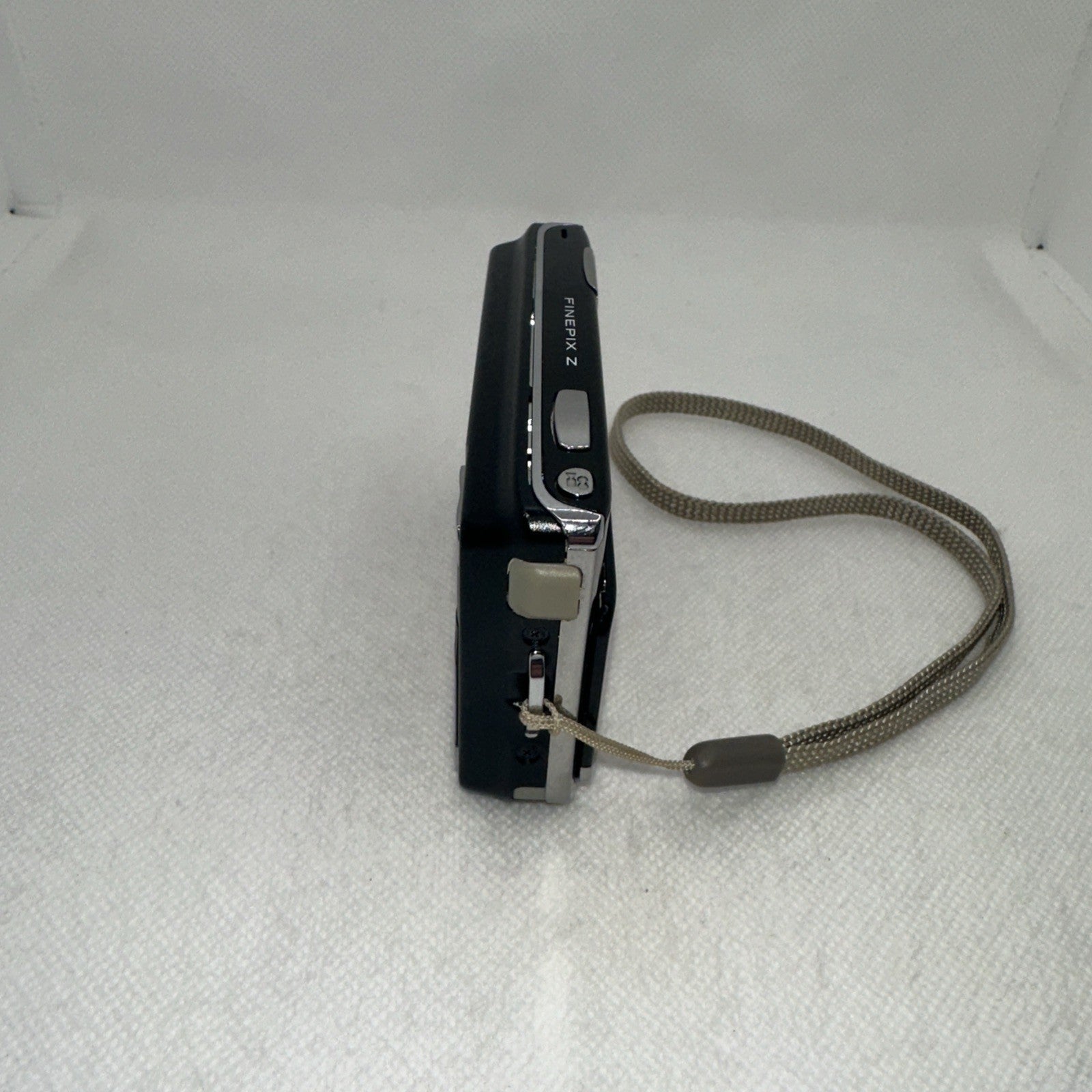 FUJIFILM FINEPIX Z70 12.2MP Digital Camera Working With Some Dead Pixels7