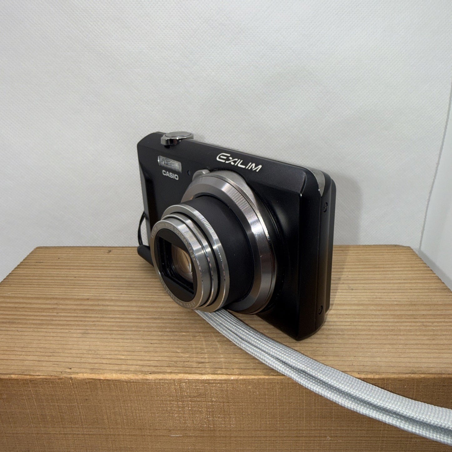 Casio Exilim EX-ZS100 14.1MP Digital Camera Tested Boxed + Charger Battery 4GB