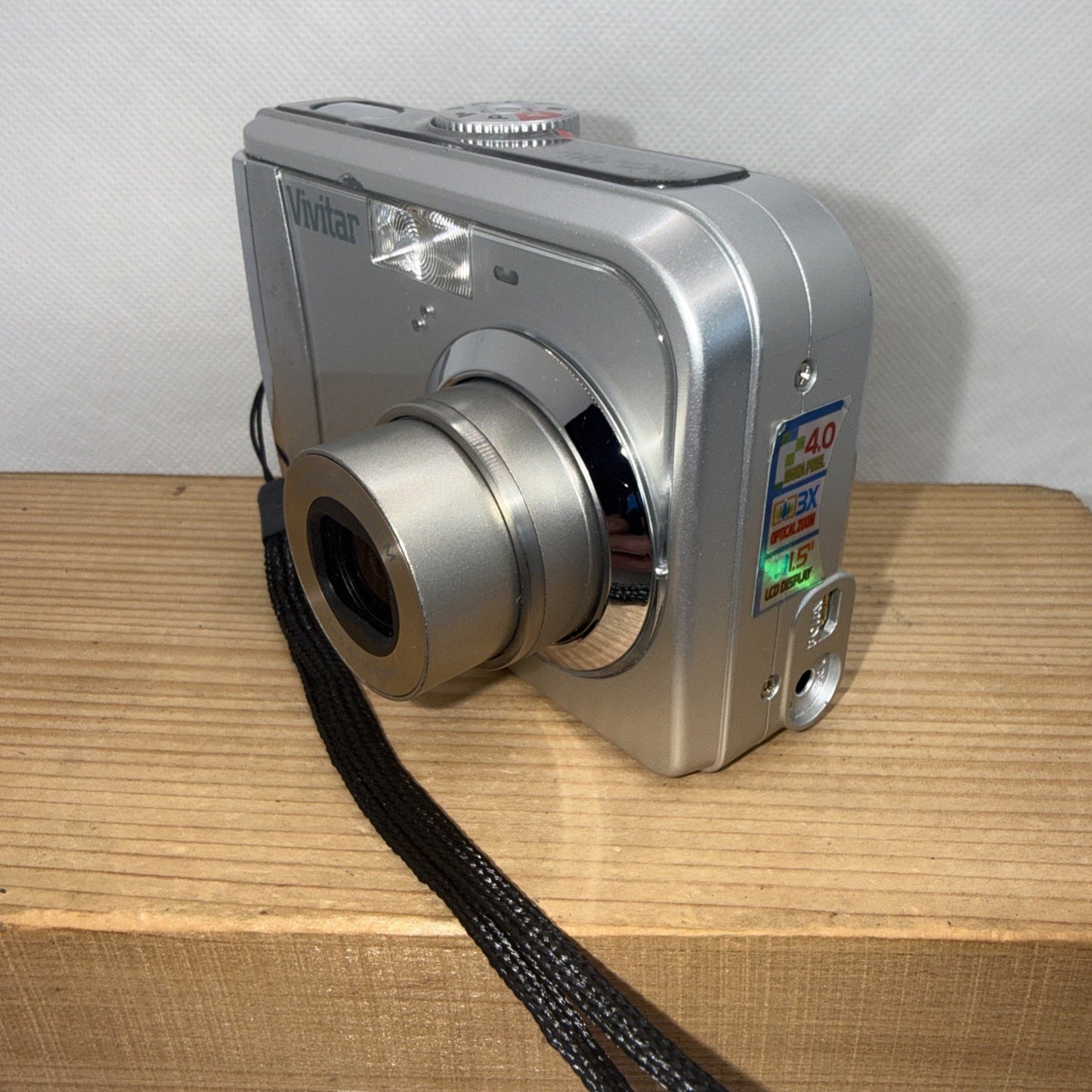 Vivitar Silver Vivicam 4345 4.0MP Compact Vintage Digital Camera Tested + 2GB SD
