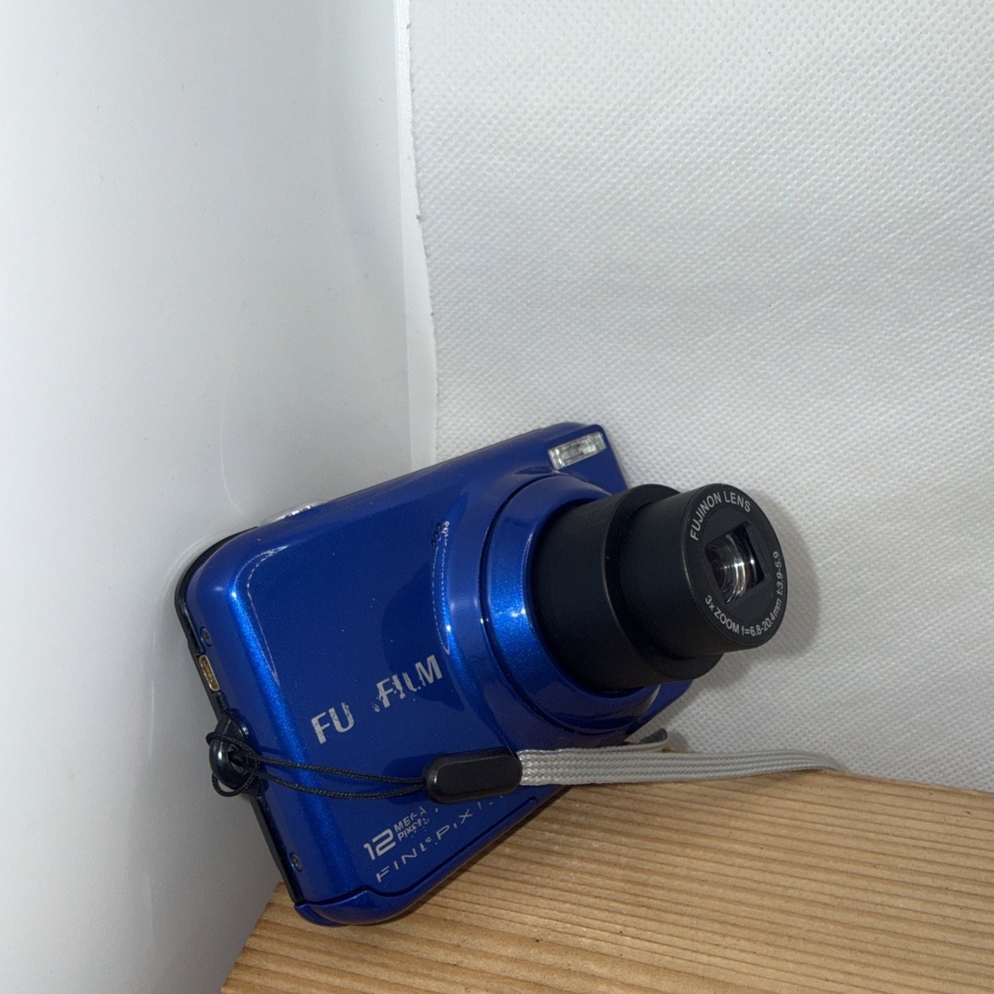 Fujifilm FinePix L55 Digital Camera 12MP Tested + Charger Battery 4GB SD Card