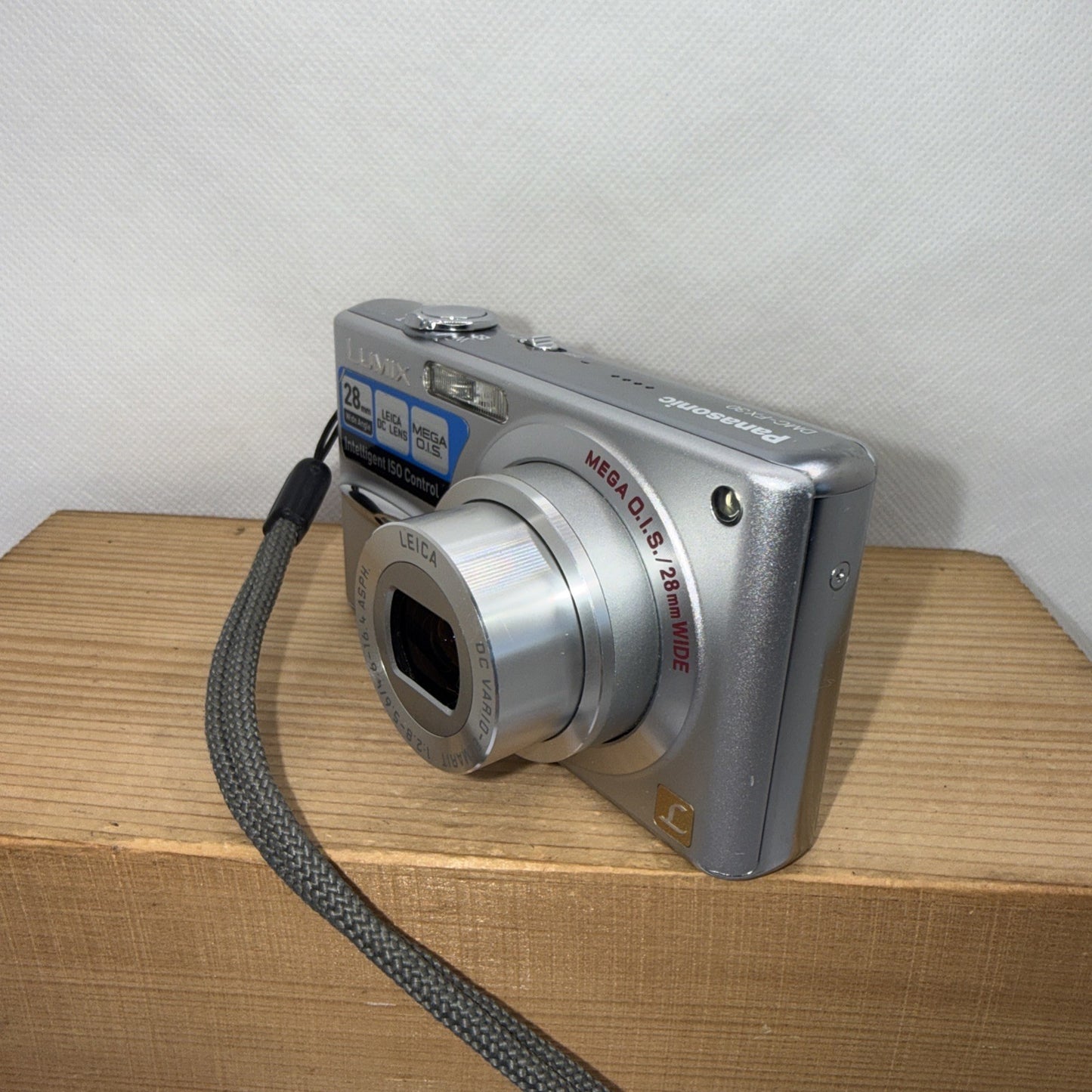 Panasonic Lumix DMC-FS30 14.1MP Digital Camera Tested + Charger Battery 4GB SD