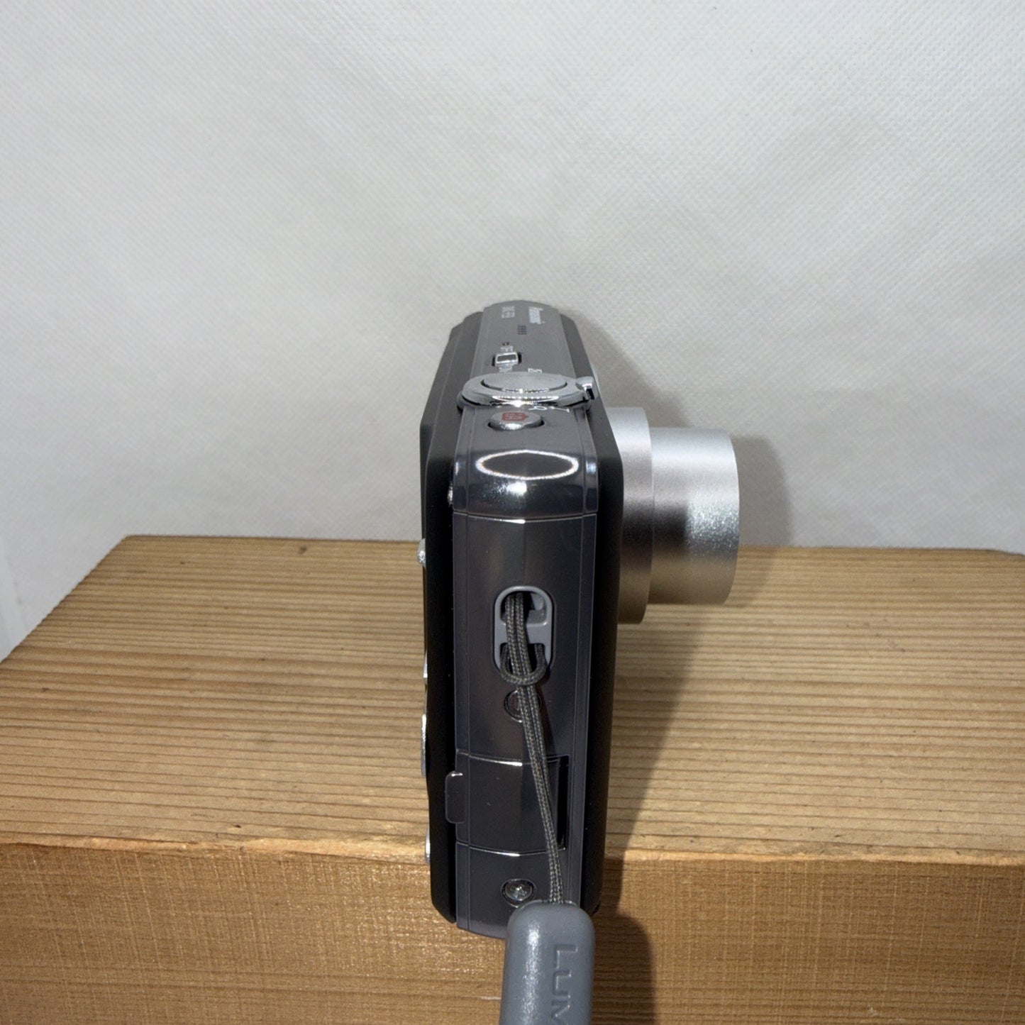 Panasonic Lumix DMC-FS9 12.1MP Digital Camera Tested + Charger Battery 4GB SD