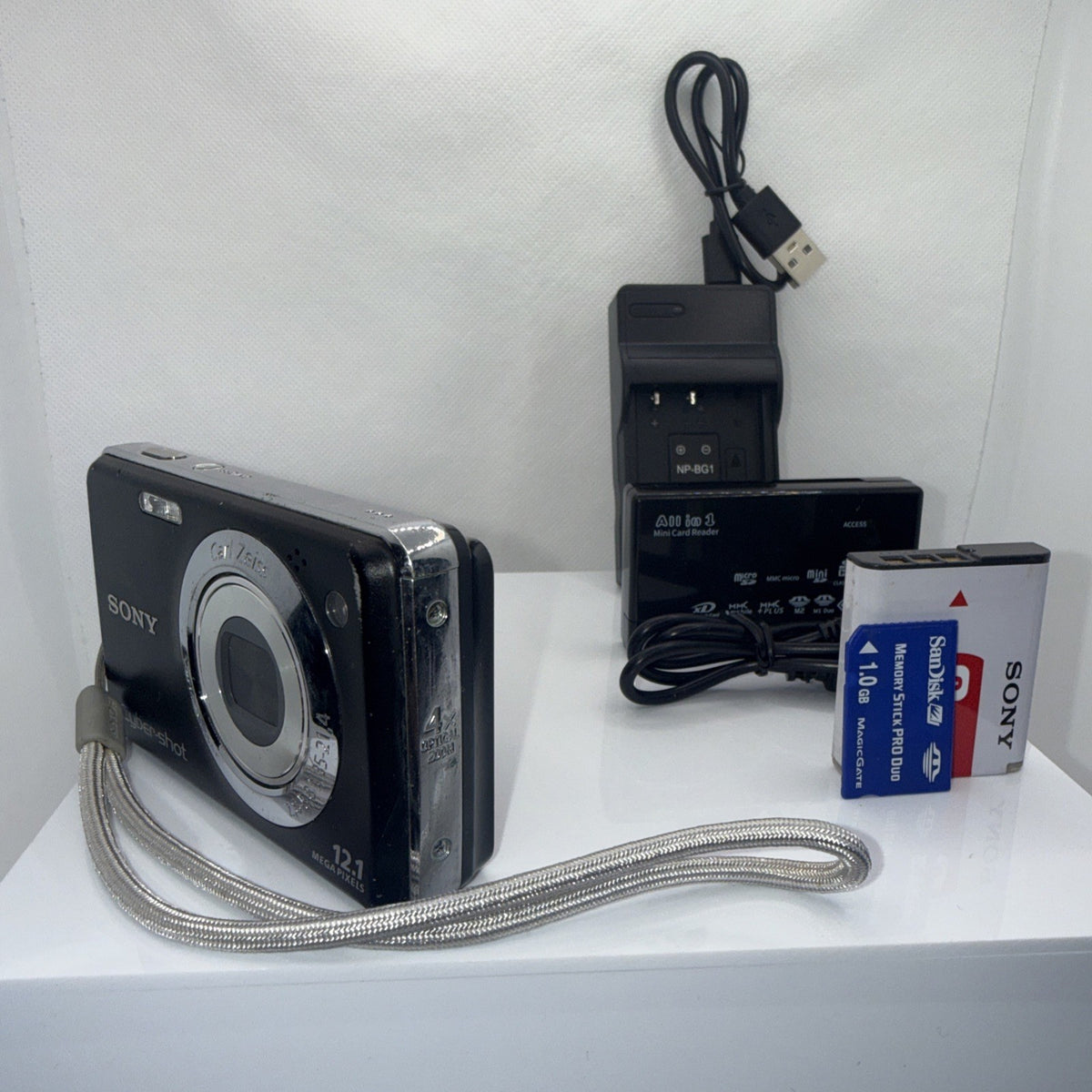 Sony Cyber-shot DSC-W215 12.2MP Digital Camera Tested + Charger Battery Memory