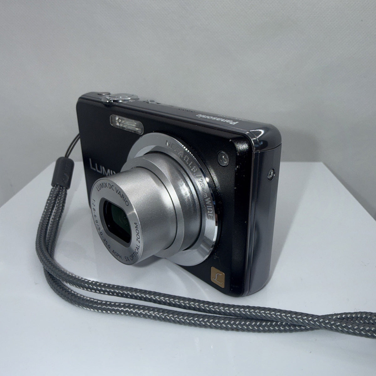 Digital Camera Panasonic Lumix DMC-FS9 12.1MP Tested + Charger Battery 4GB SD
