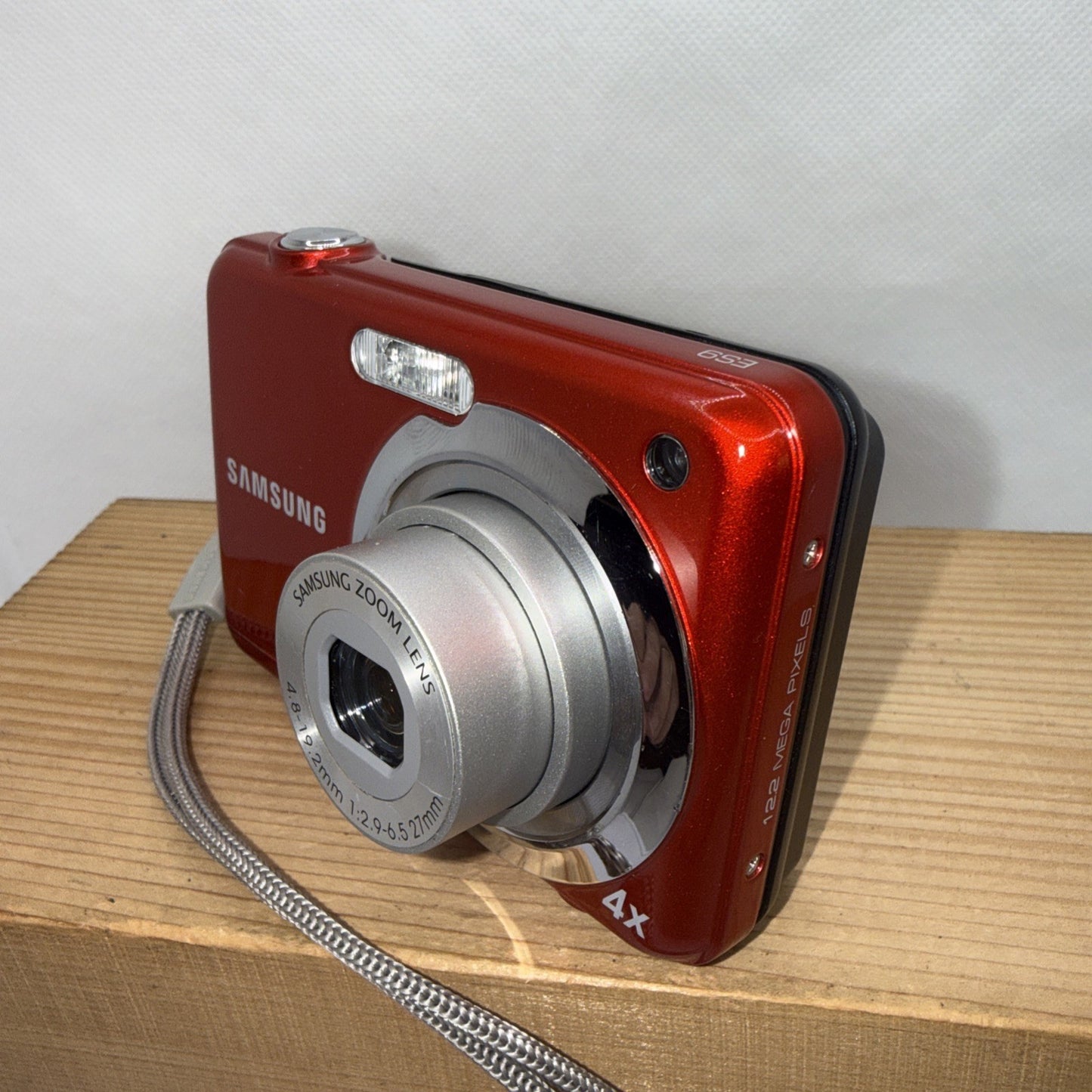 Samsung ES9 Digital Camera 12.2 MP Tested Working Plus 4GB SD Memory Card