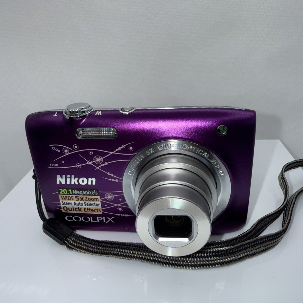 Nikon Coolpix S2800 20.1MP Purple Digital Camera Working + Charger Battery 32GB