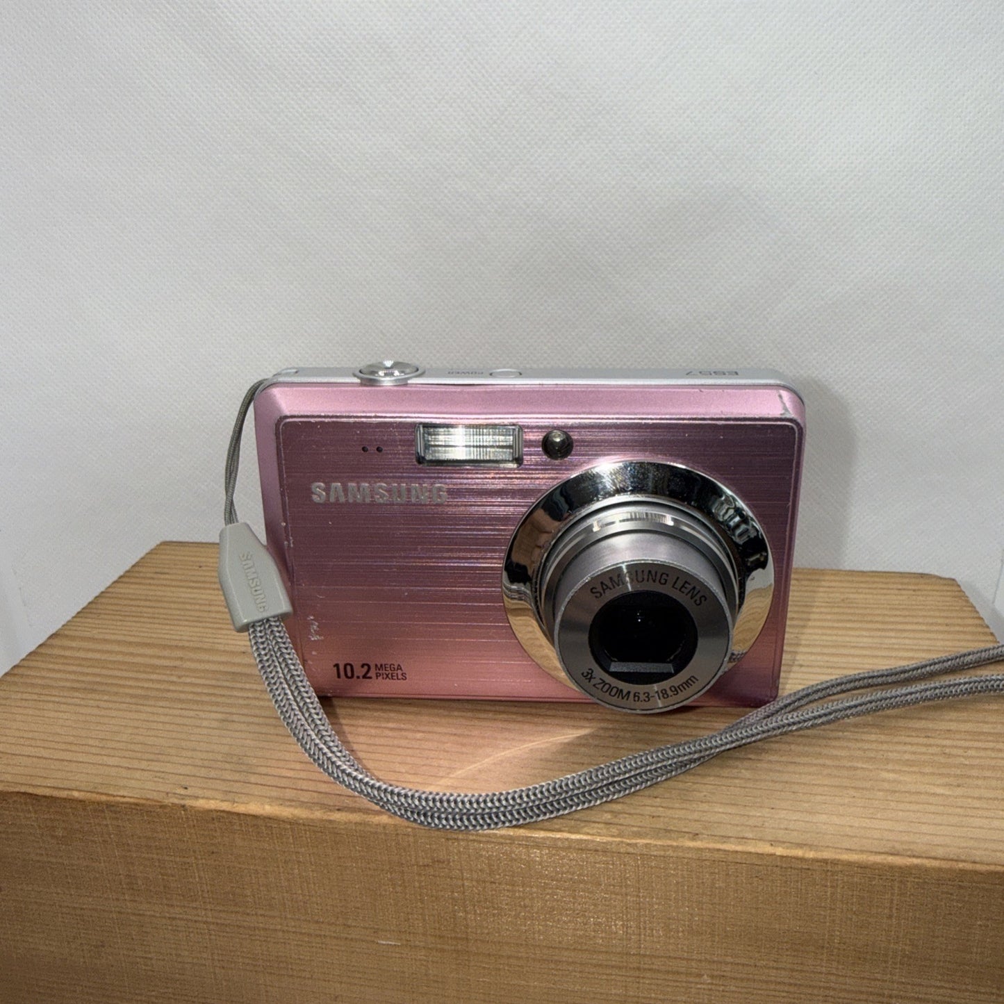 Samsung ES57 Pink 10.2MP Digital Camera Tested + Charger Battery 4GB SD & Case