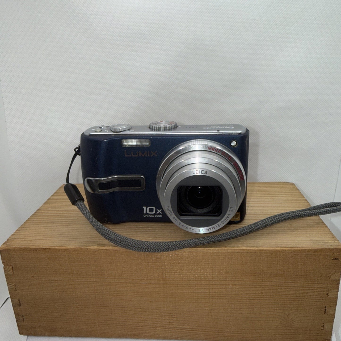 Panasonic LUMIX DMC-TZ3 7.2MP Digital Camera Tested + Charger Battery 4GB SD