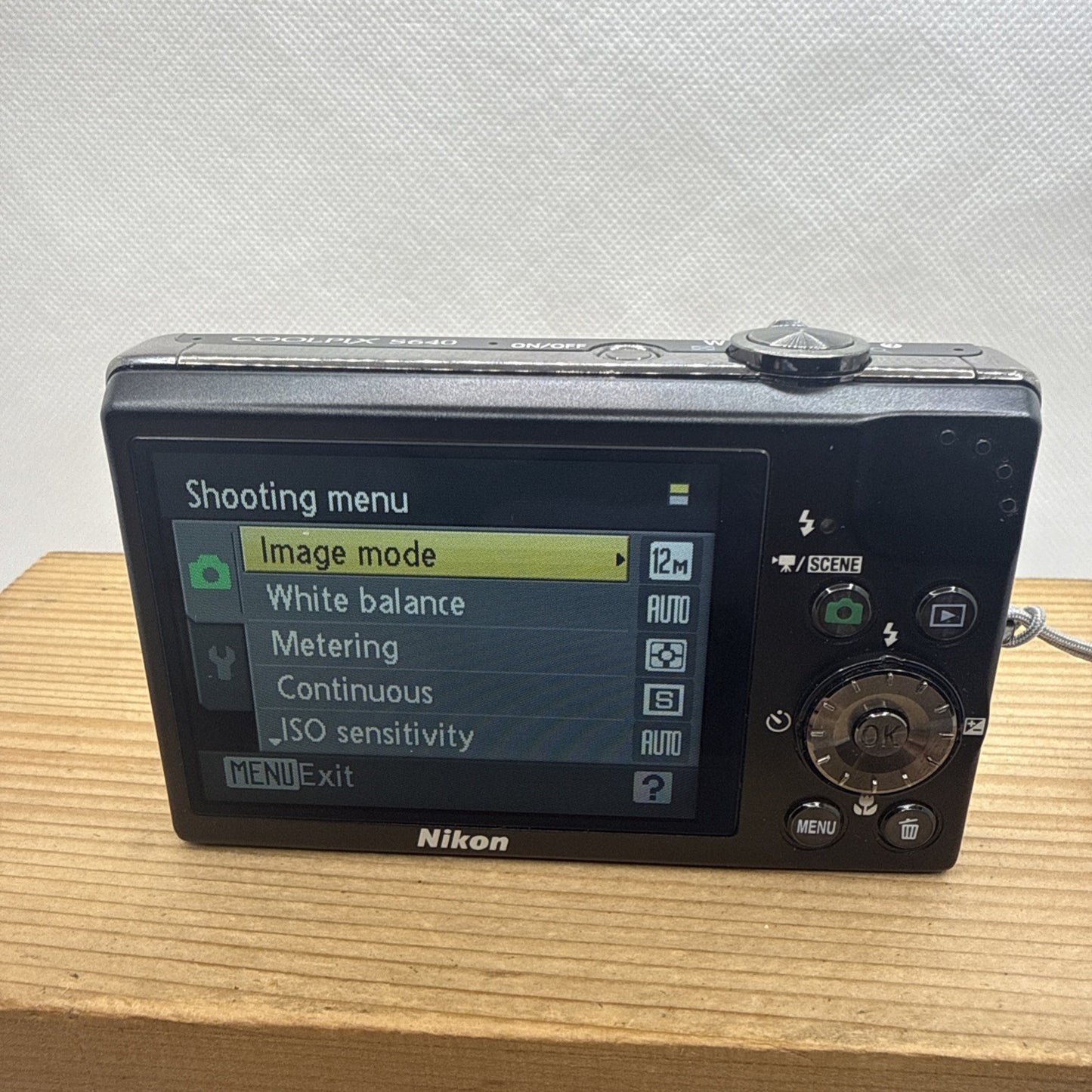 Nikon Coolpix S640 12.2MP Digital Camera Tested + Charger Battery 4GB SD Card