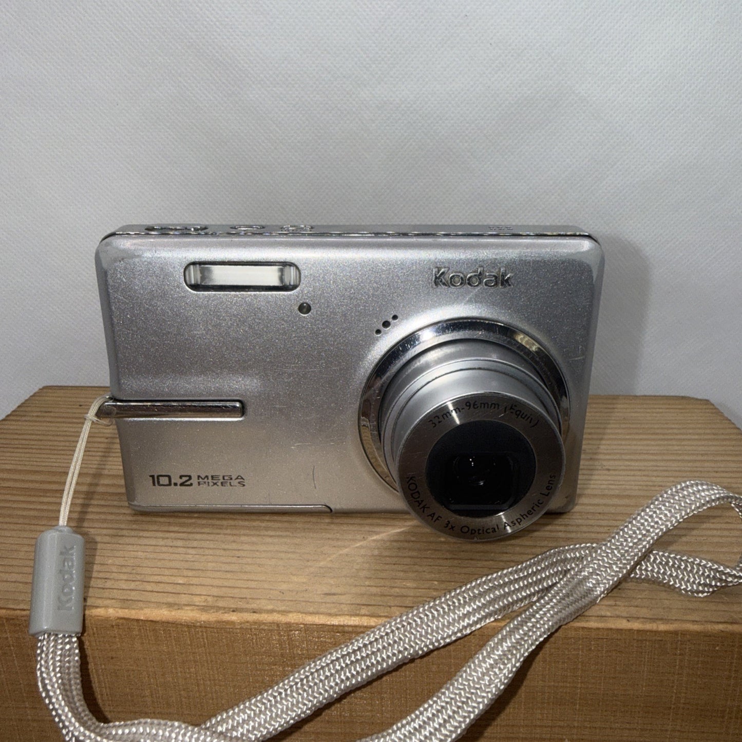 Kodak Easyshare M1073 10.2MP Digital Camera Tested + Charger Battery 4GB SD Card