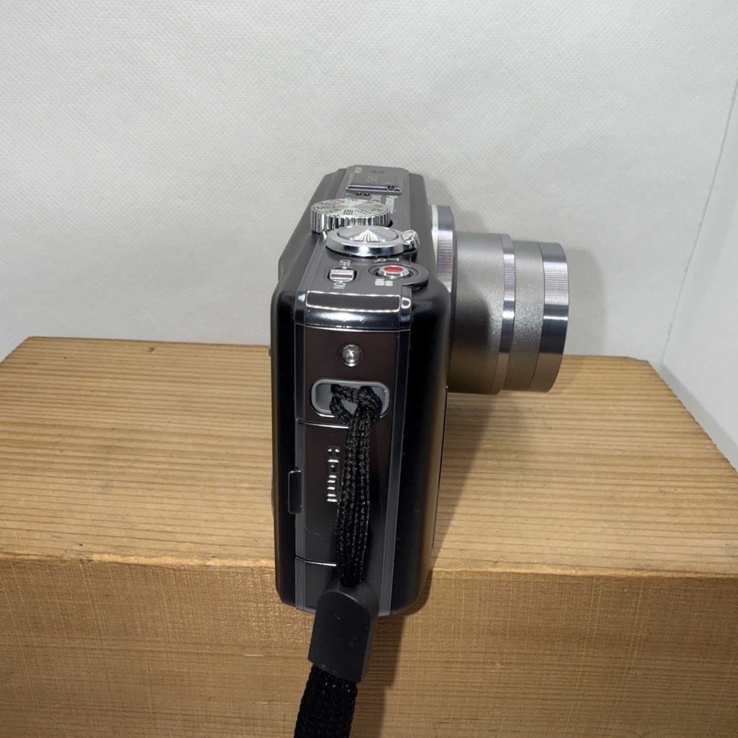 Panasonic Lumix DMC-TZ20 14.1MP Digital Camera Tested + Charger Battery 4GB Case