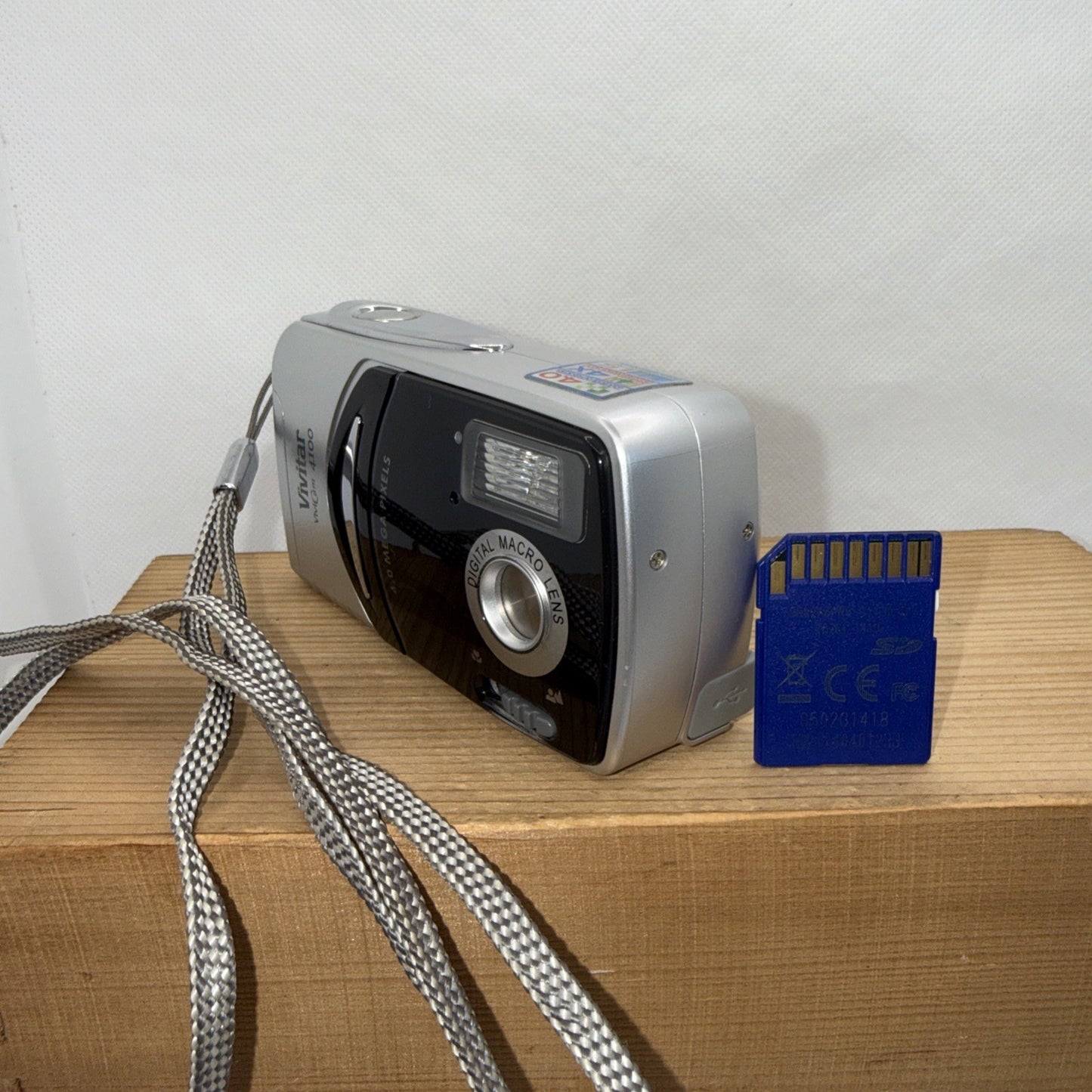 Vivitar Vivicam 4100 4.0MP Compact Digital Camera Black Tested