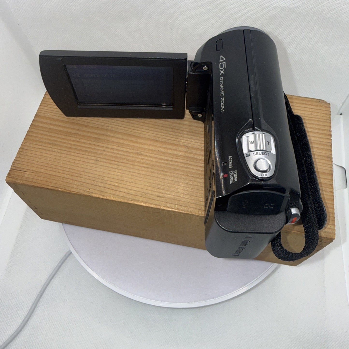 JVC Everio GZ-MS110BEK HD 45x Zoom Camcorder + Charger Battery SD Tested