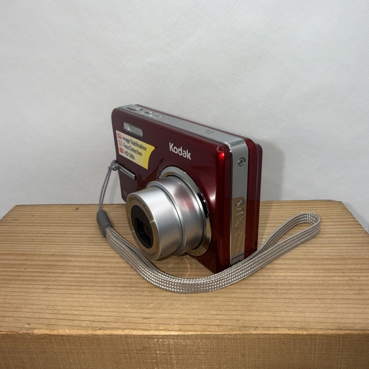 Kodak EasyShare M1073 Is Digital Camera 10.2MP Tested + Charger Battery 4GB SD