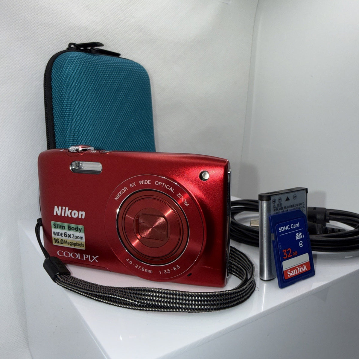 Nikon Coolpix S3200 Digital Camera 16GB Working + Charger Battery 32GB Case Mint