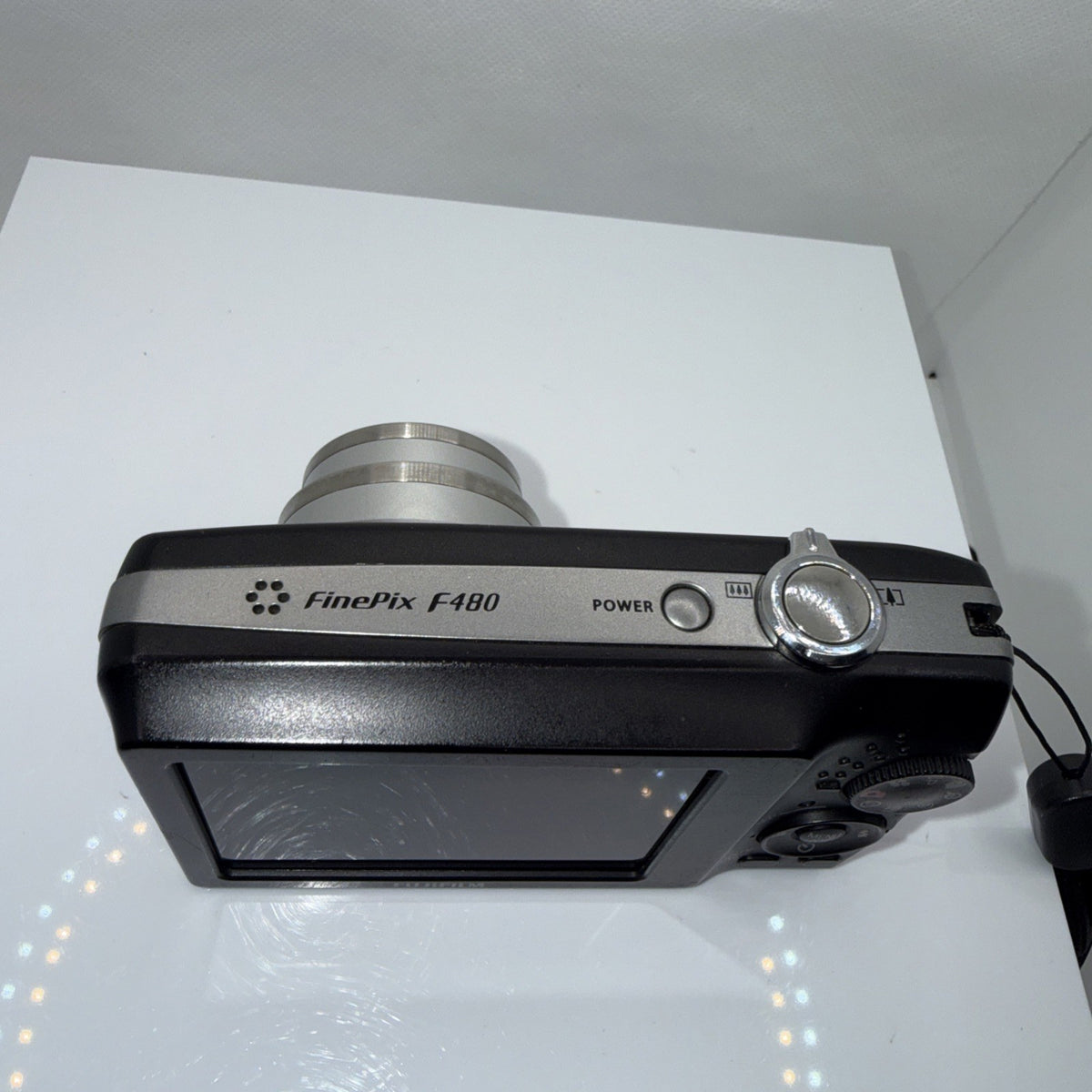 Fujifilm FinePix F480 Digital Camera 8.2MP Tested + Charger Battery Memory