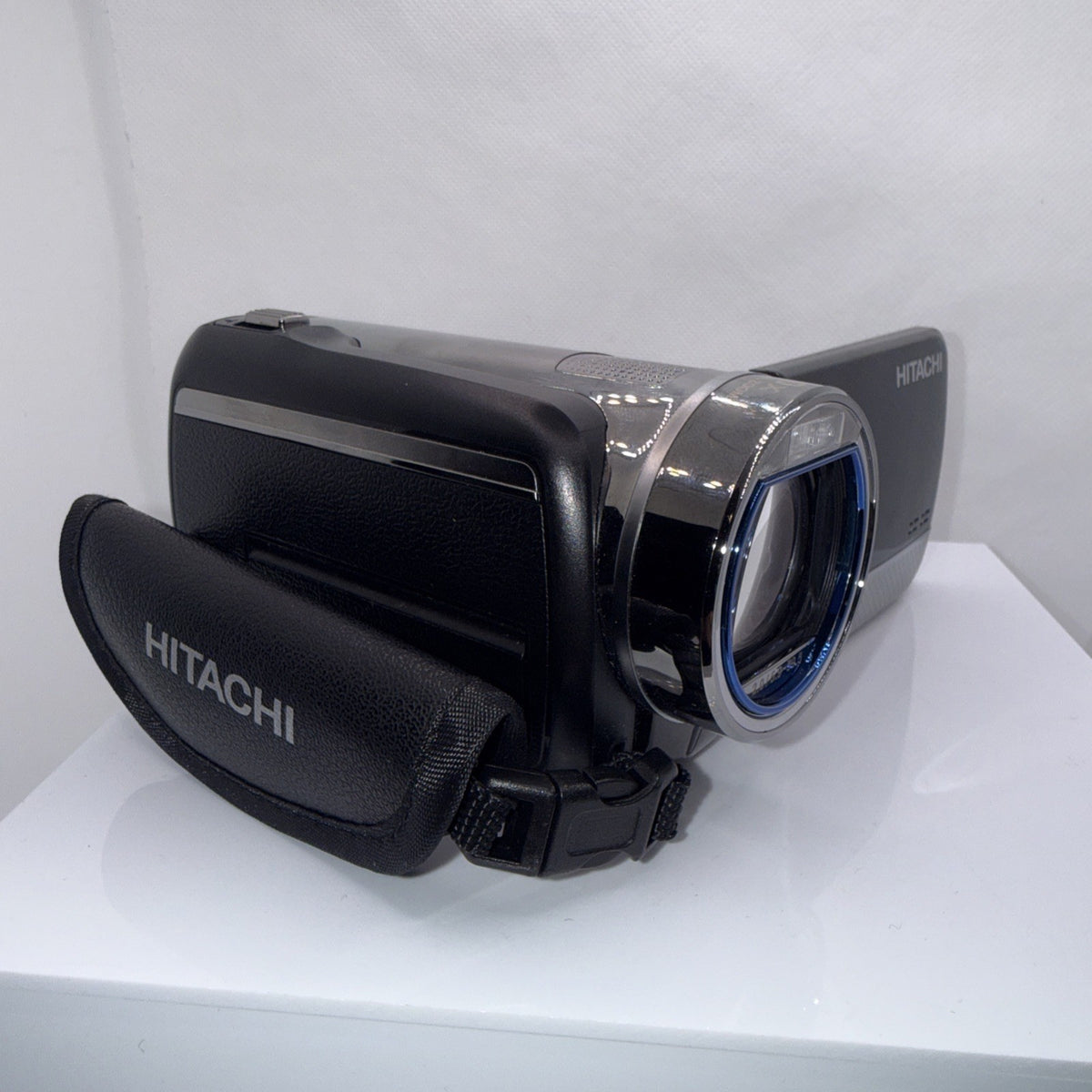 HD Camcorder Hitachi DZ-HV1079E 1080P Tested Working + Charger Battery 4GB SD