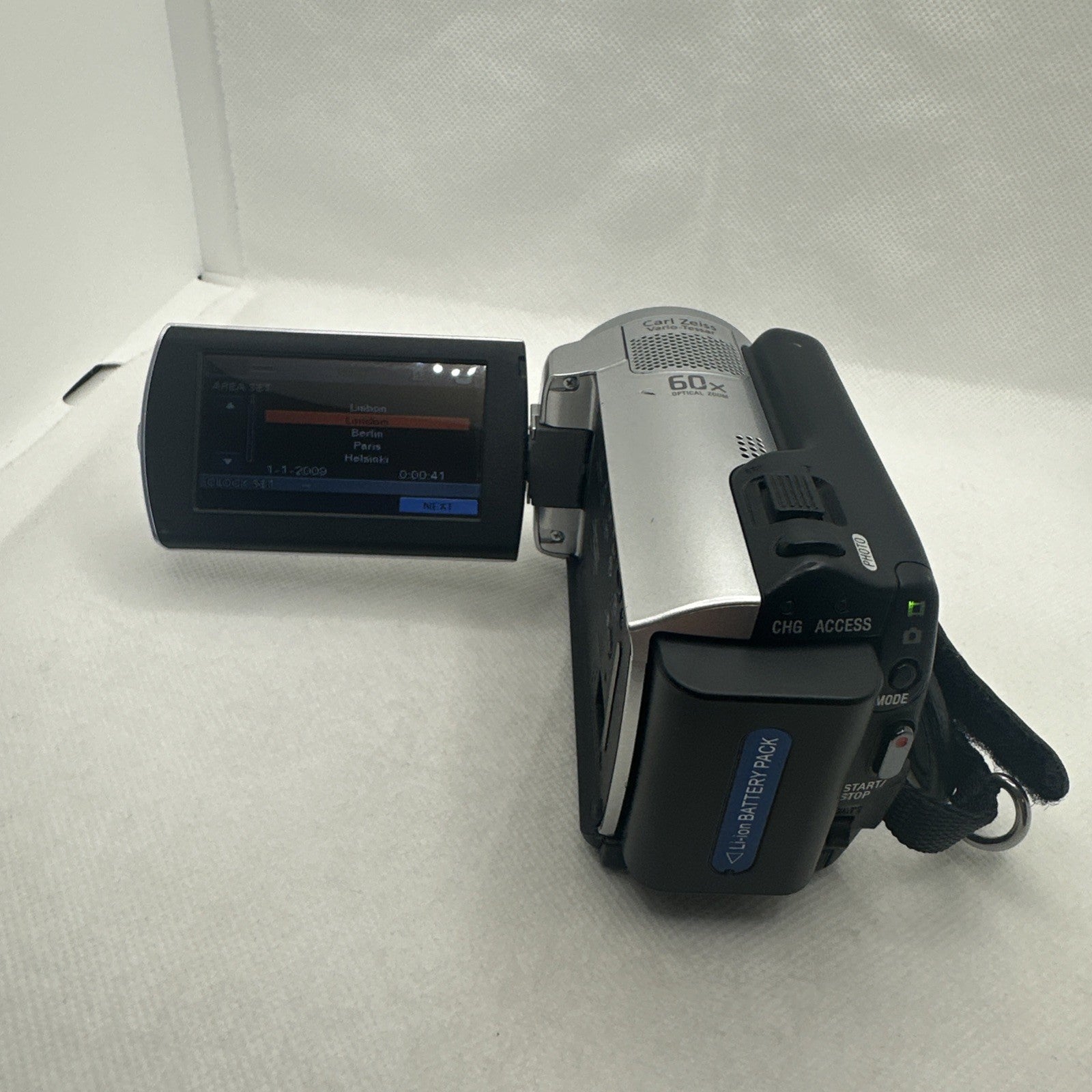 Sony DCR-SR37E 60GB Camcorder Tested Plus Charger Battery And Data Cable Working4