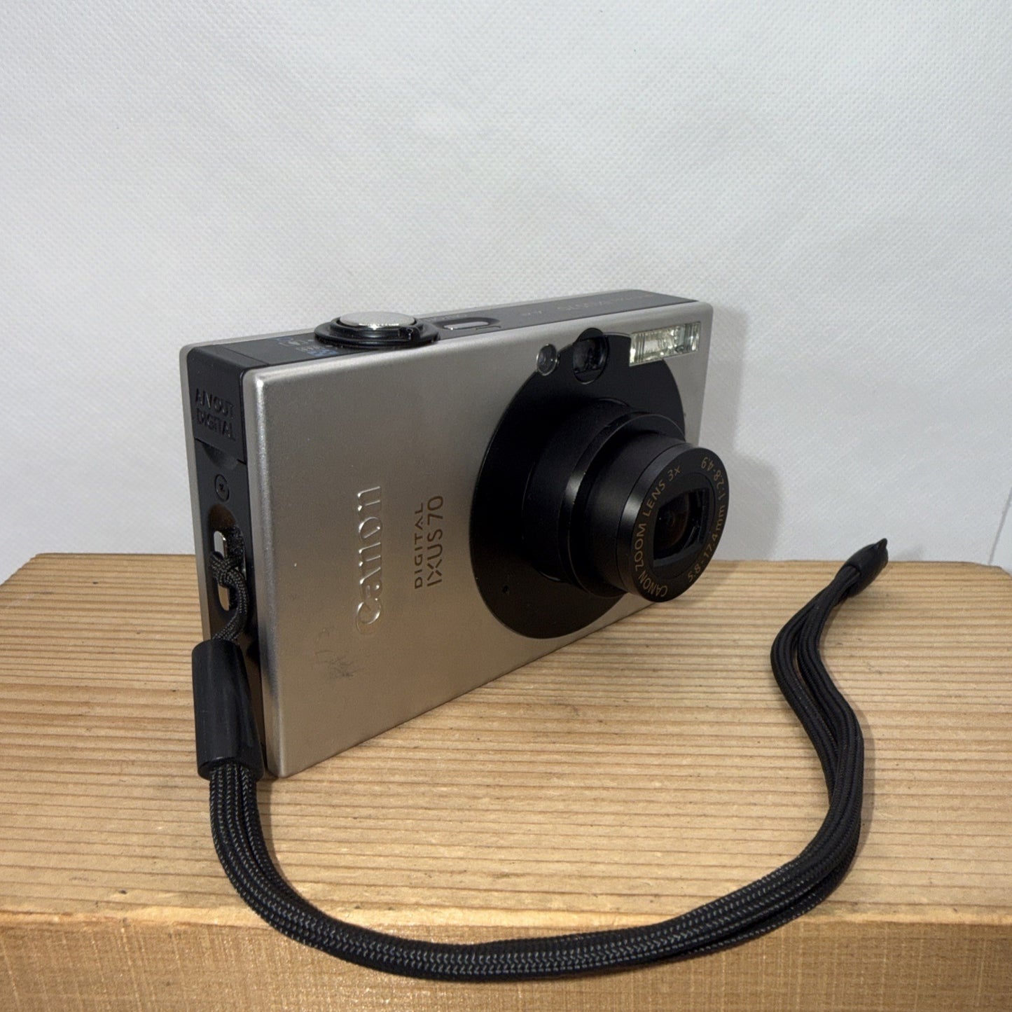 Canon IXUS 70 7.1MP Digital Camera Tested *Minor Screen Issue* + Accessories