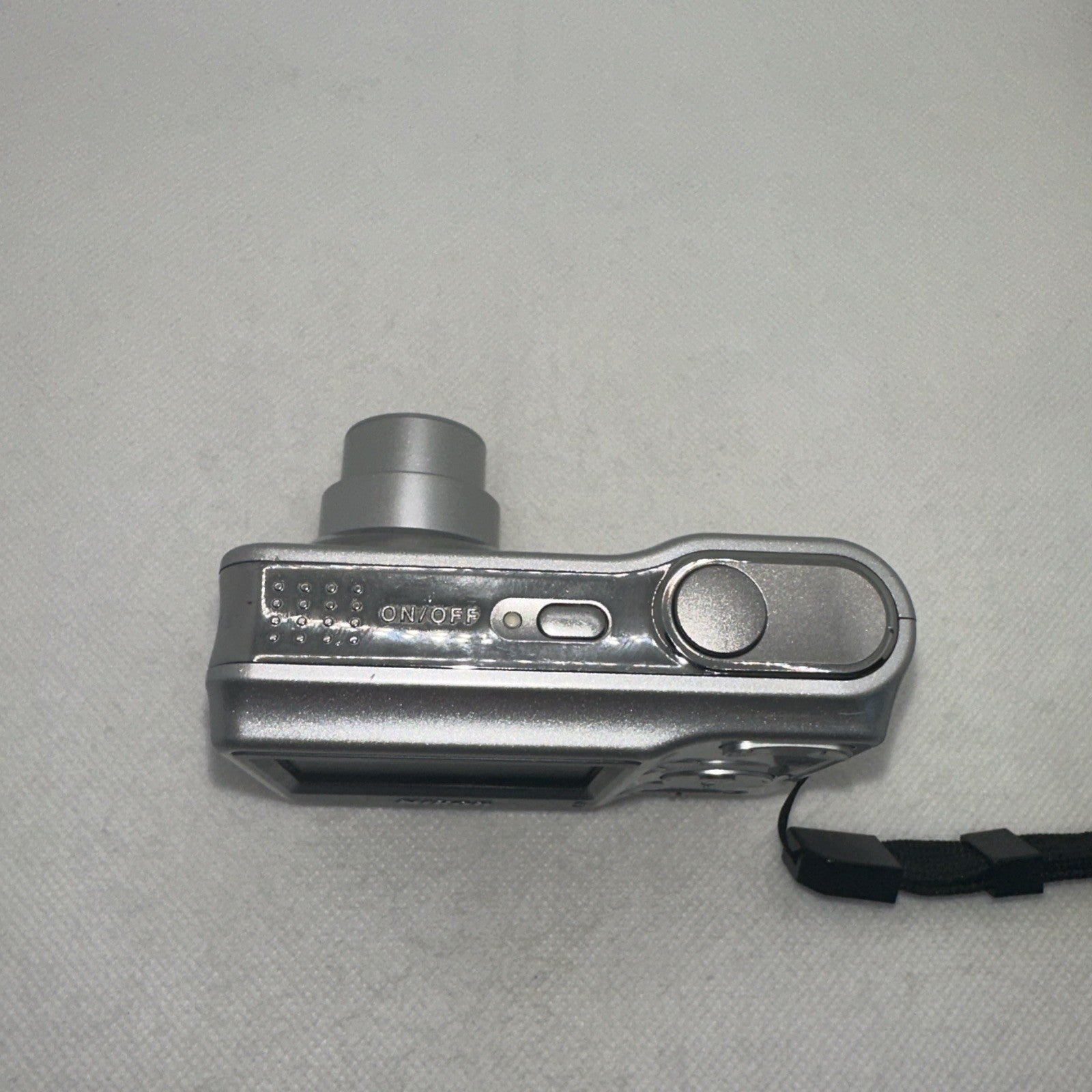 Retro Nikon Coolpix L4 4MP Digital Camera Tested Plus Charger Battery 2GB SD5