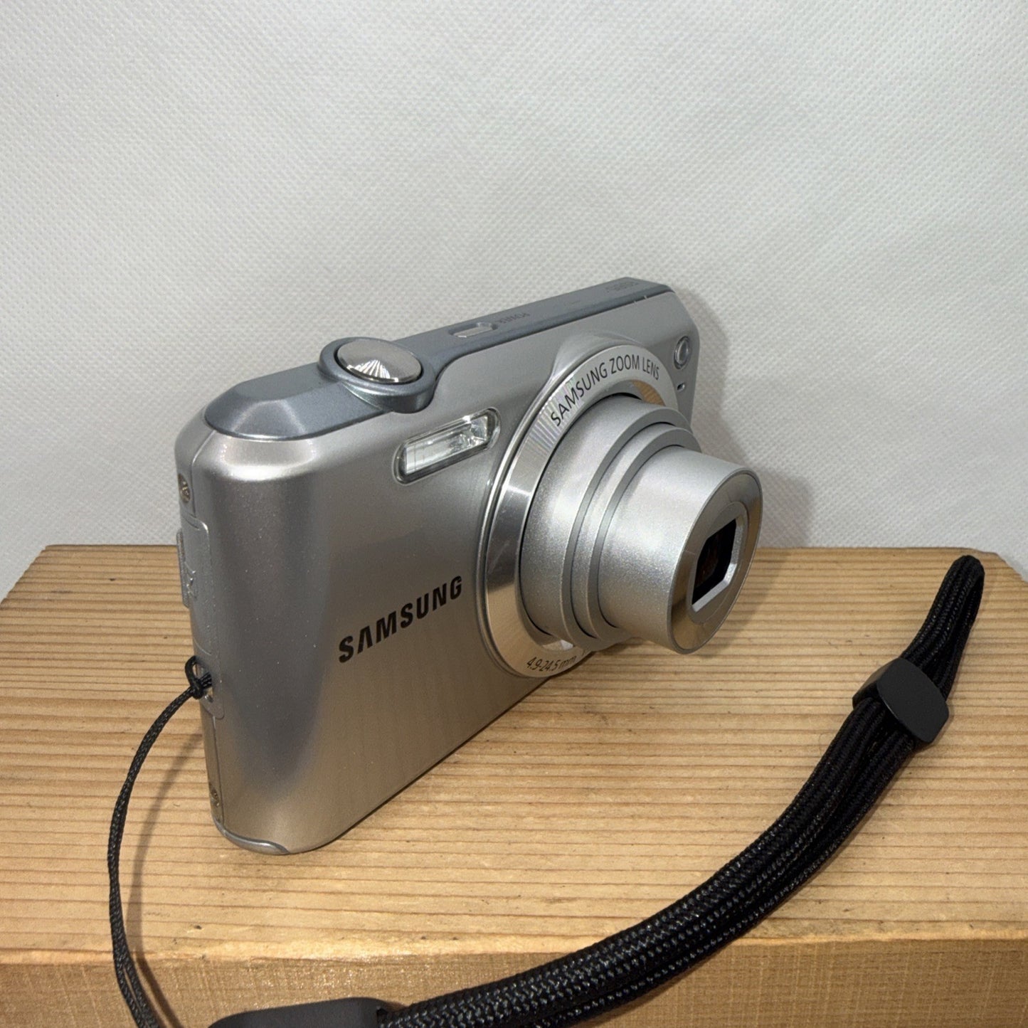 Samsung ES65 10.3MP Digital Camera Tested + Charger Battery 4GB SD Memory Card