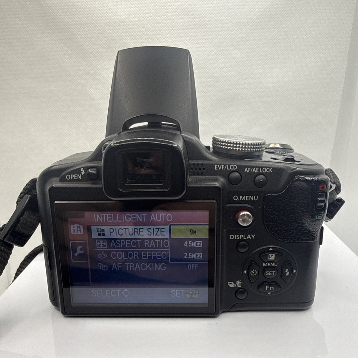 Digital Camera Panasonic Lumix DMC-FZ28 10.1MP Tested + Charger Battery 2GB SD