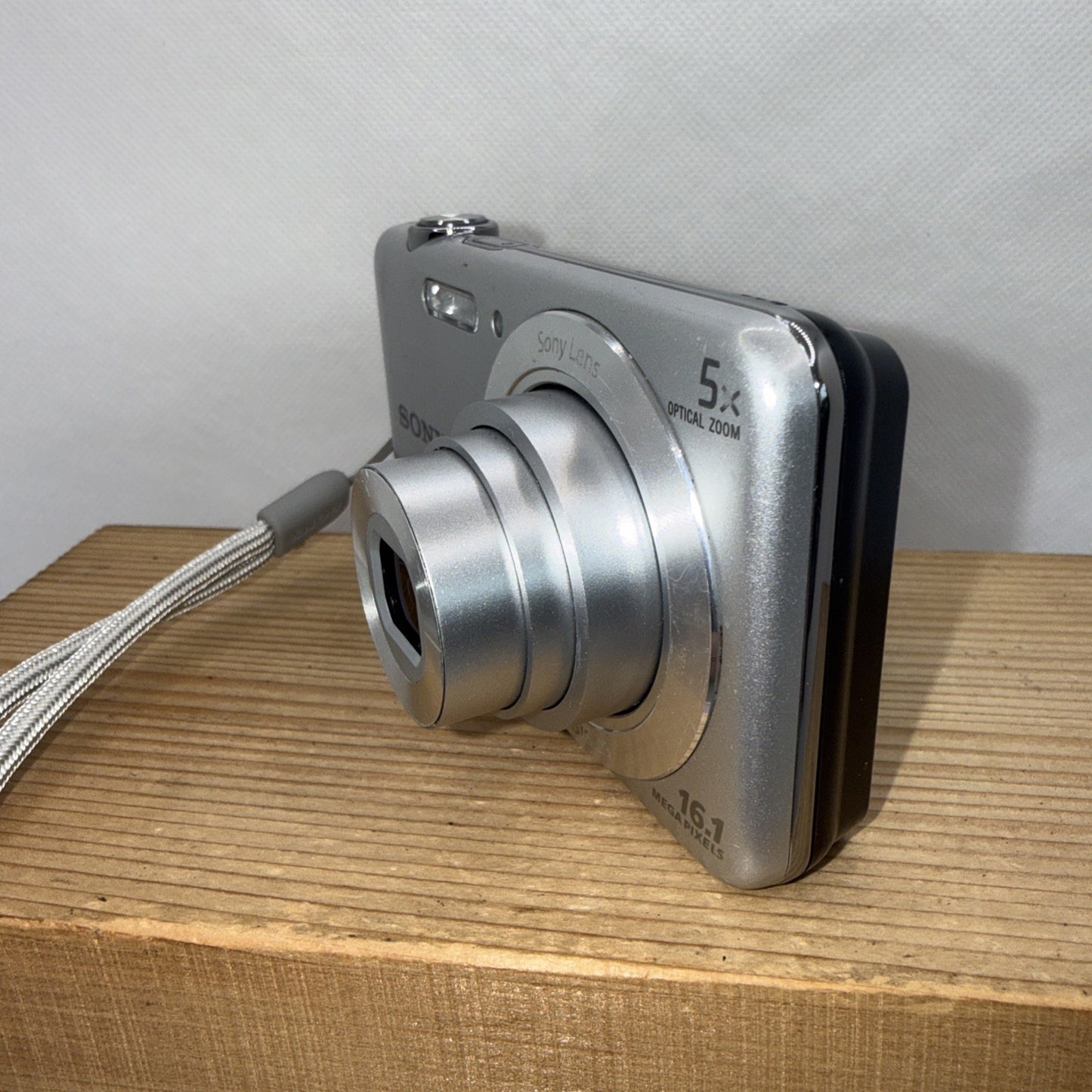 Sony Cybershot DSC-W710 16.1MP Digital Camera Working + Charger Battery 32GB
