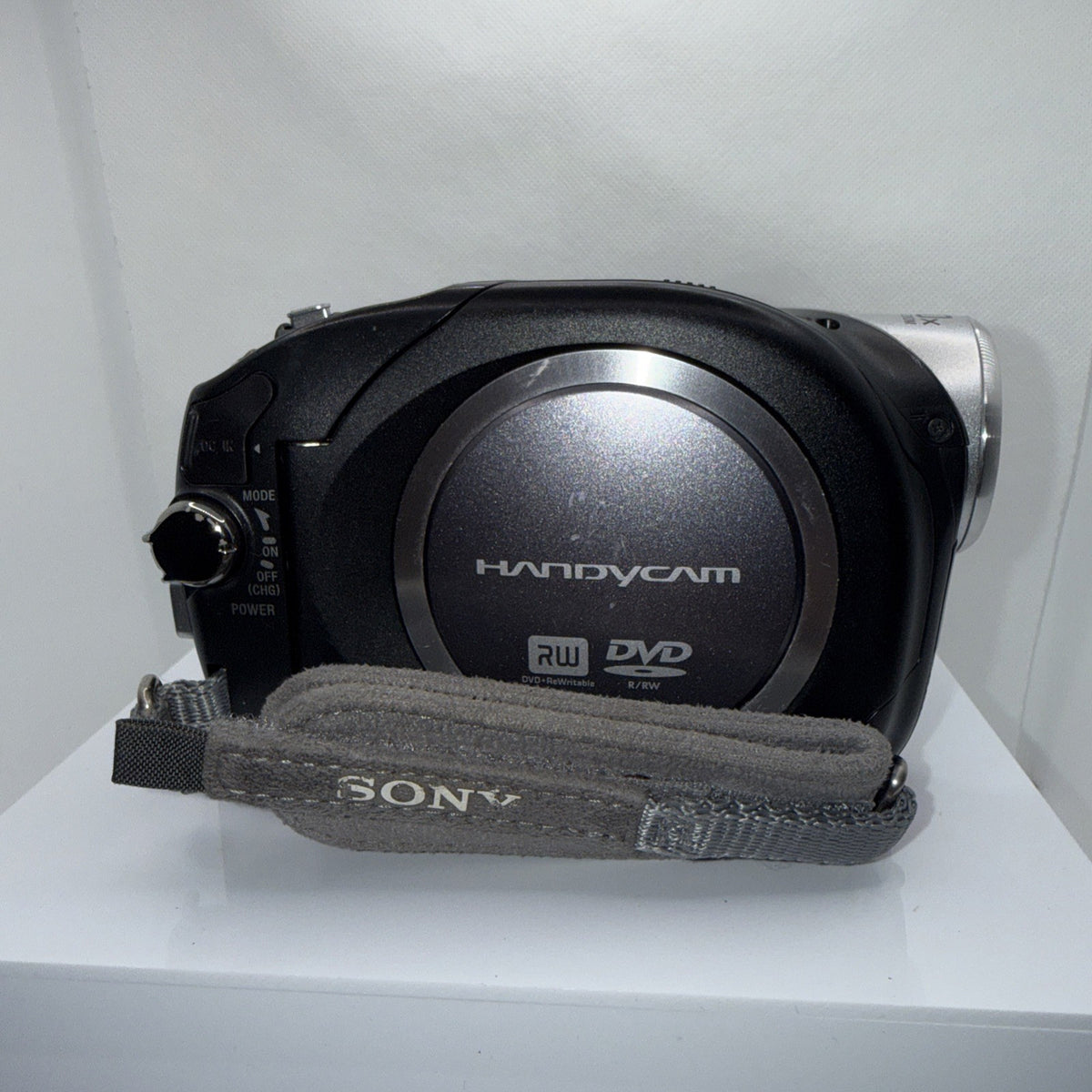 Sony DCR-DVD202E DVD Handycam Tested Working + Battery Charger Video Cable