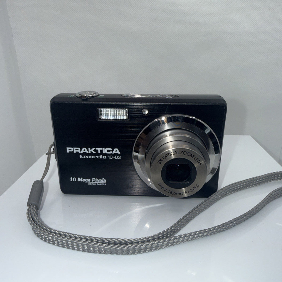 Praktica Luxmedia 10-03 10MP Digital Camera Boxed Tested + Charger Battery 1GB