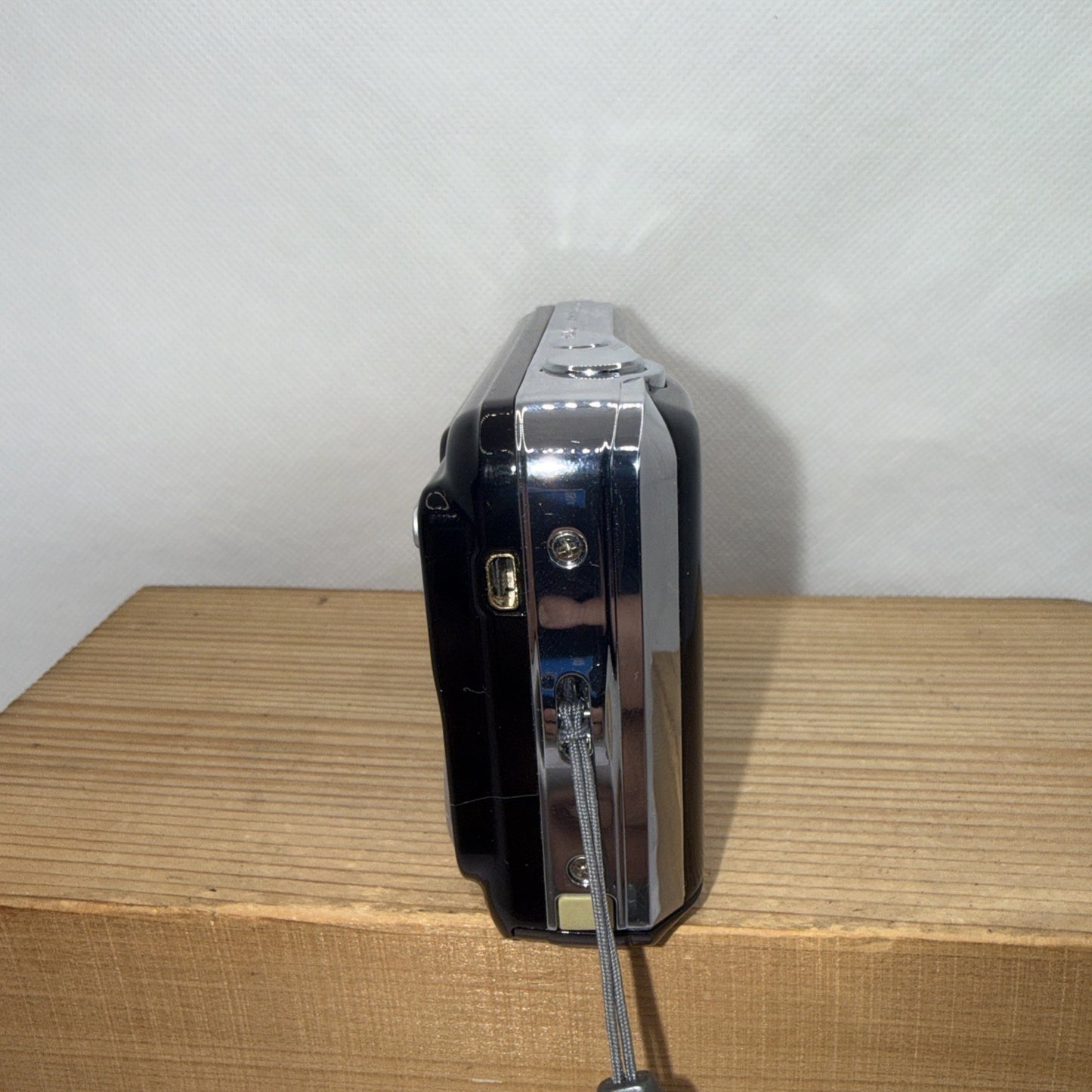 Fujifilm AX510 14MP Digital Camera Working With Some Minor Issues + Accessories
