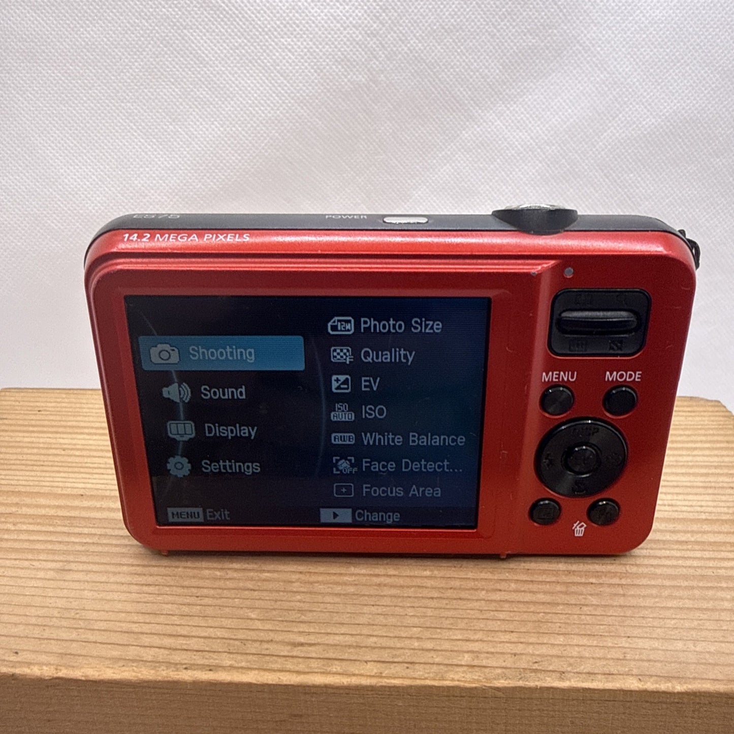 Samsung ES75 14.2MP Digital Camera Red Tested + Charger Battery 4GB SD Card