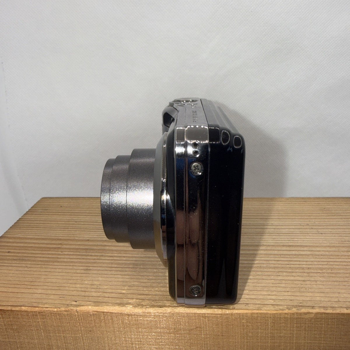 Fujifilm FinePix AX280 14MP Digital Camera Boxed Tested + Charger Batteries 4GB