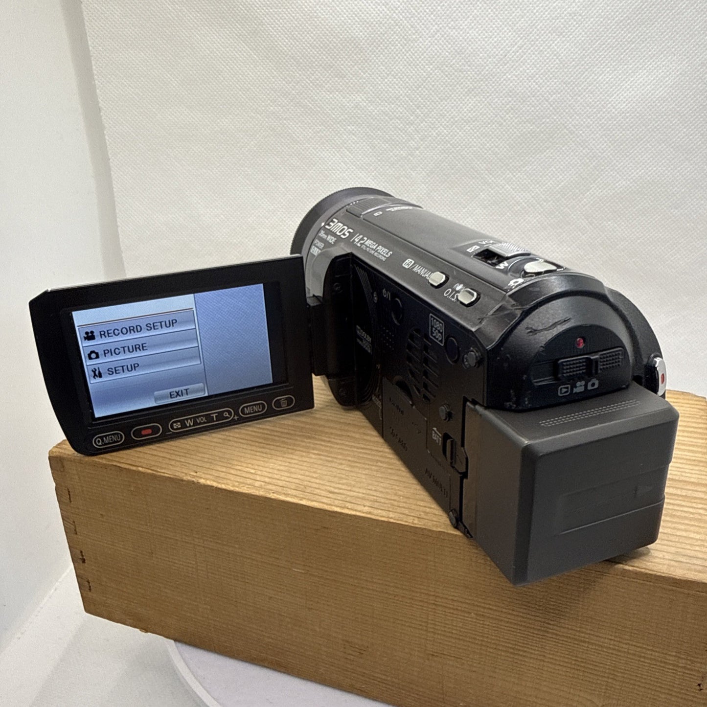 Panasonic HDC-SD200 12x Optical Zoom Full HD Camcorder + Charger Battery SD Case