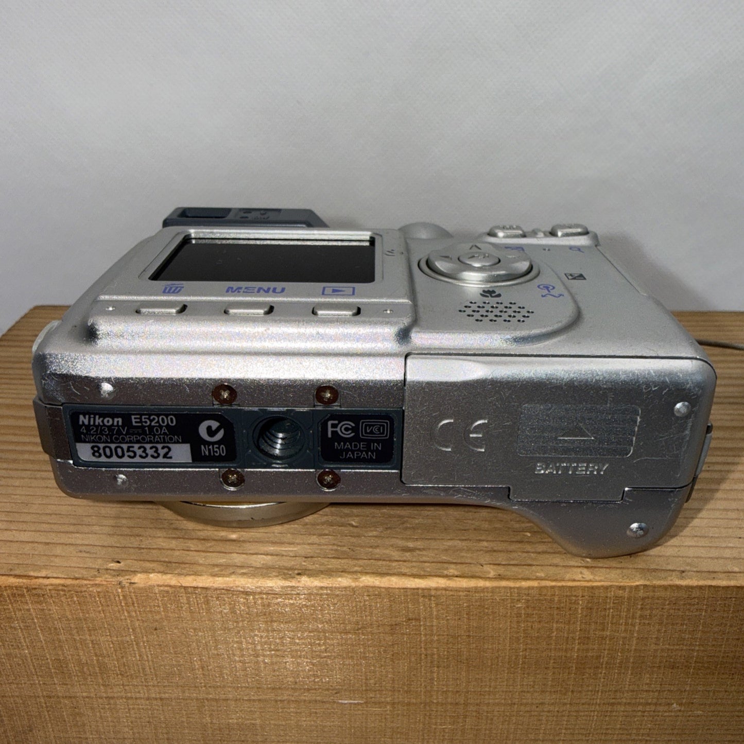 Nikon Digital Camera Coolpix 5200 5.1MP Tested + Charger Battery 2GB SD - Japan