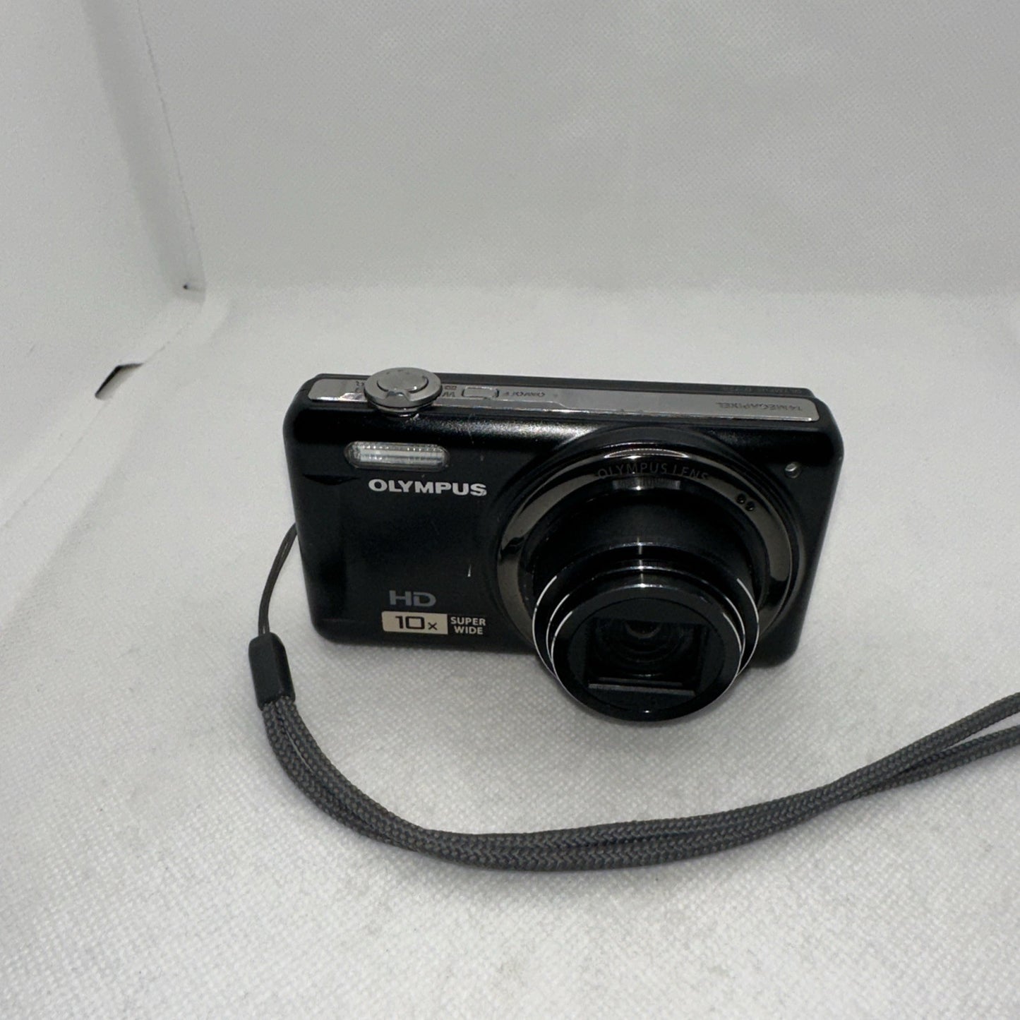 Olympus D-720 14.0MP Digital Camera *Some Dead Pixels* + Charger Battery 16GB SD2