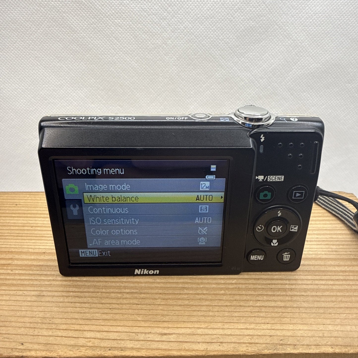 Nikon Coolpix S2500 12MP Gold Digital Camera Tested + Charger Battery 4GB SD