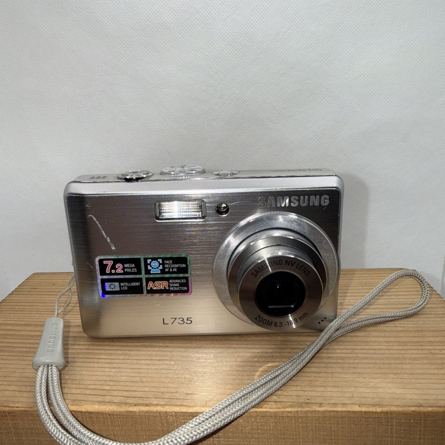 Samsung L735 7.2MP Digital Camera Tested Working + Charger Battery 4GB SD Card