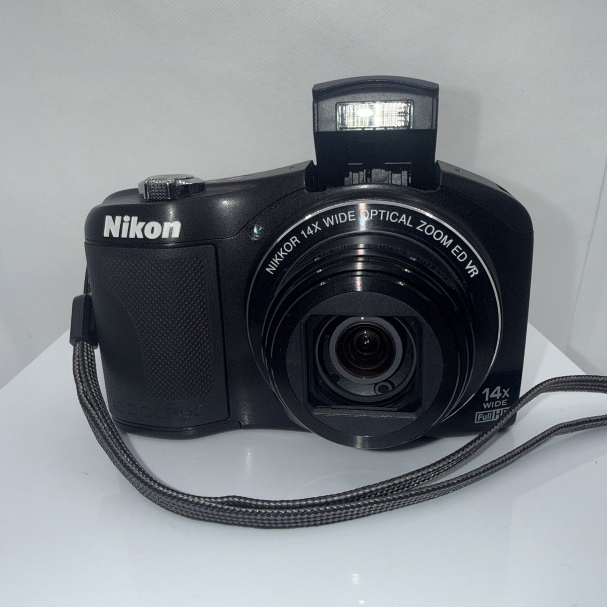 Nikon Coolpix L610 16MP Digital Camera Tested + Batteries Charger Case 16GB VGC