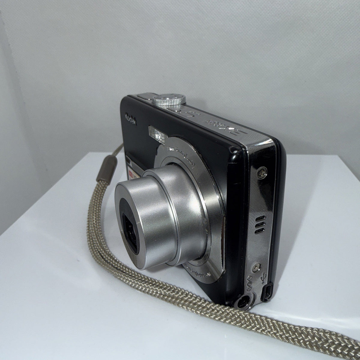 Kodak EasyShare M1063 10.3MP Digital Camera Tested + Charger Battery 4GB SD