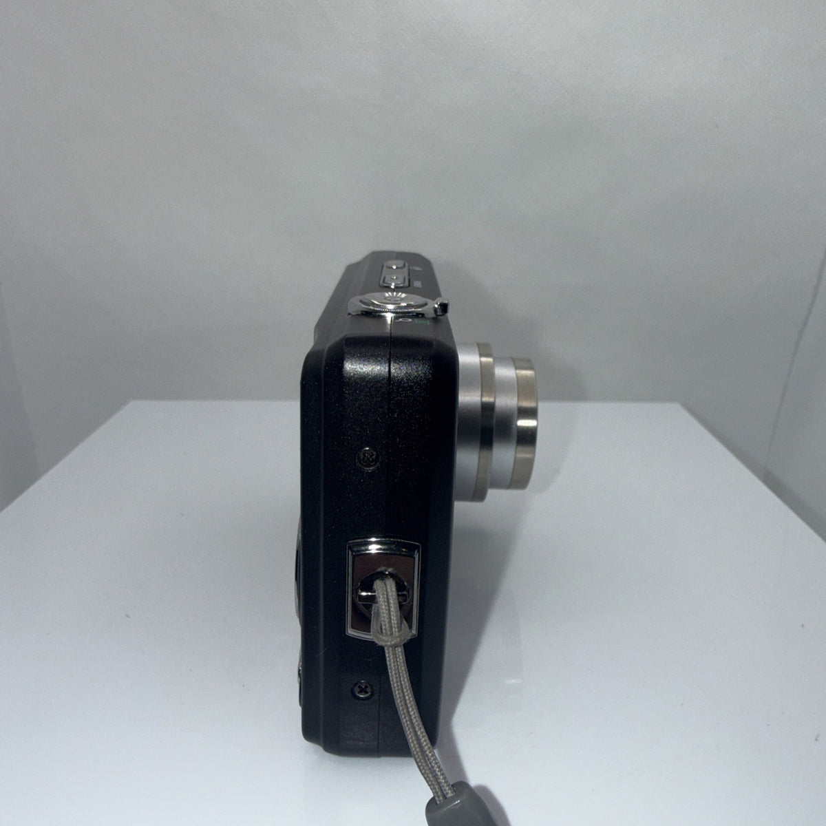 Praktica Luxmedia 10-03 10MP Digital Camera Boxed Tested + Charger Battery 1GB