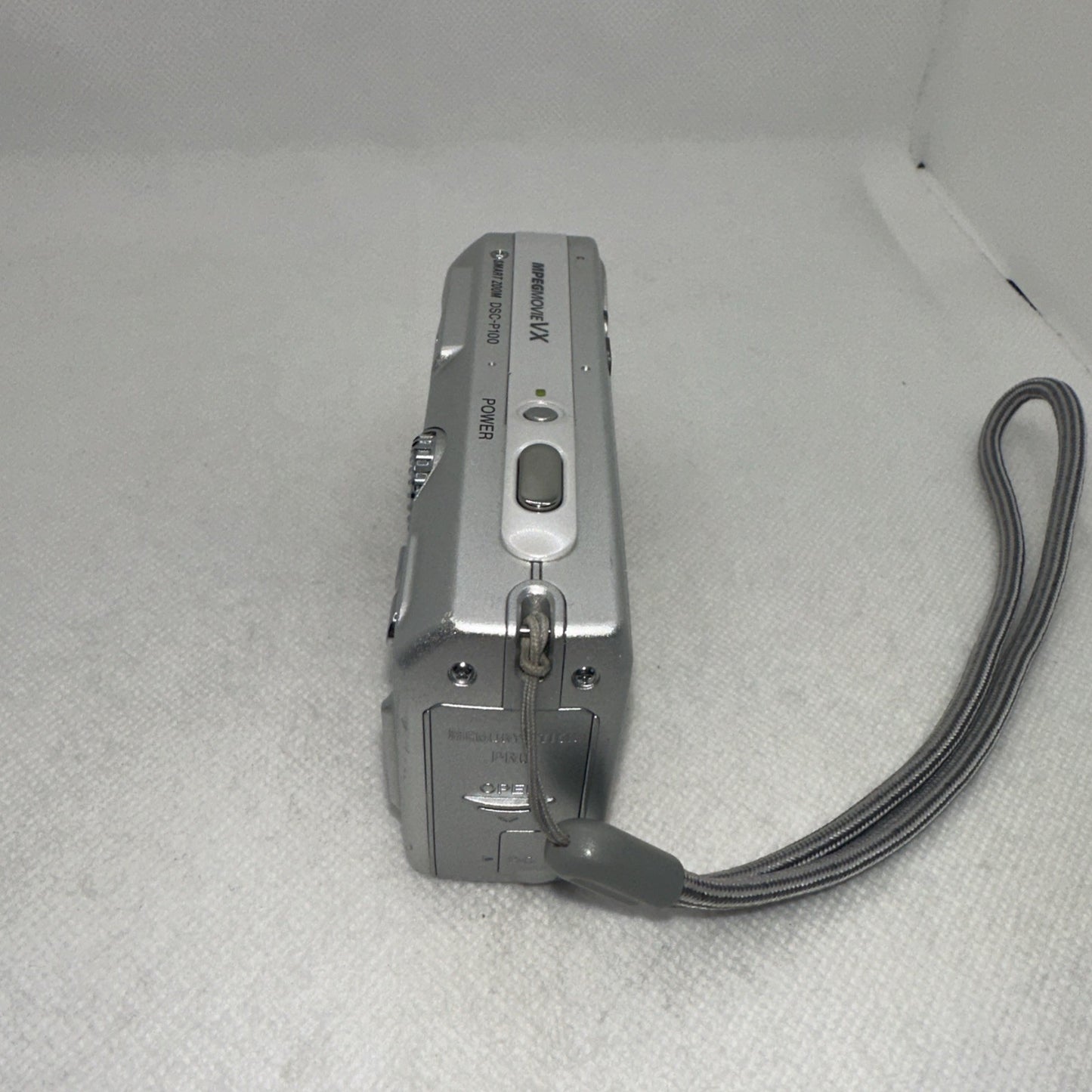 Sony Cybershot DSC-P100 5MP Digital Camera Tested + Charger Battery Memory Case7