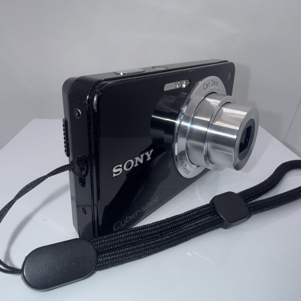 Sony Cyber-shot DSC-W560 Digital 14.1MP Camera Working + Charger Battery 8GB SD