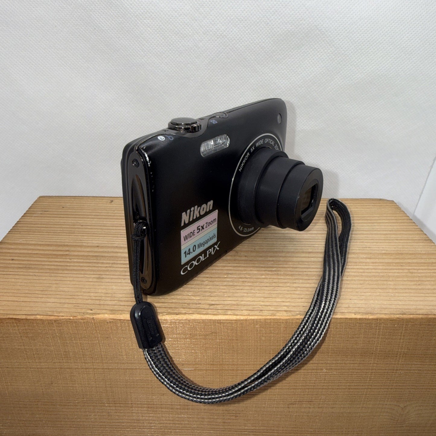 Nikon Coolpix S3100 14MP Digital Camera Tested + Charger Battery 4GB SD Card