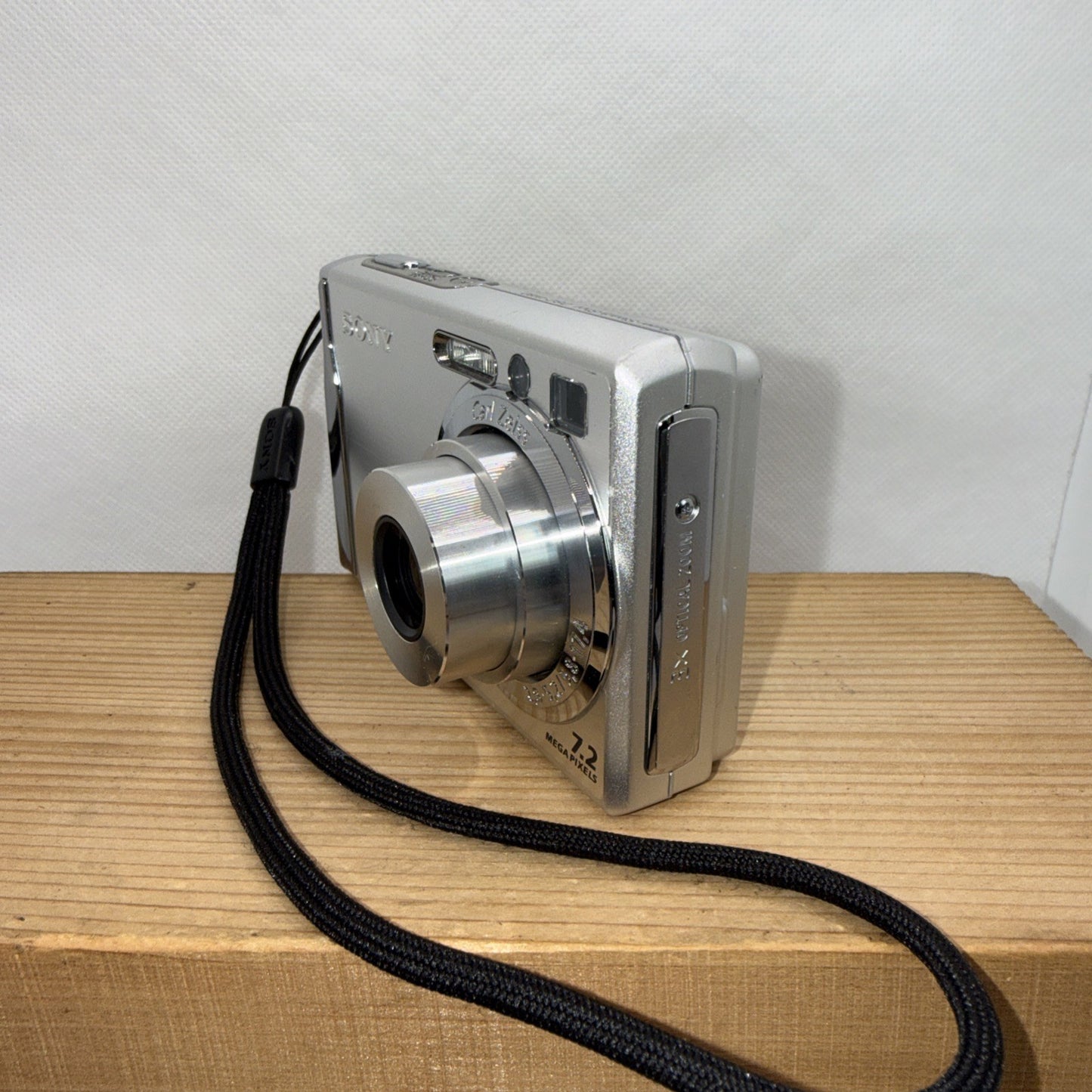Sony Cybershot DSC-W80 7.2MP Digital Camera Tested + Charger Battery Memory Card