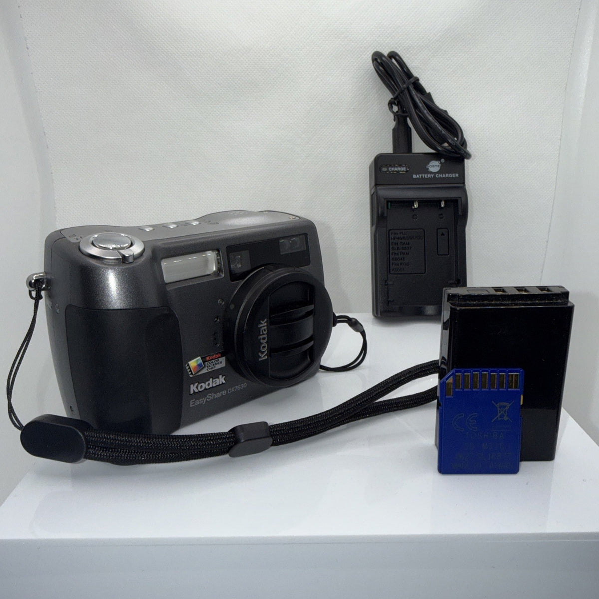 Kodak EasyShare DX7630 6.1MP Digital Camera Tested Working + Charger Battery 1GB