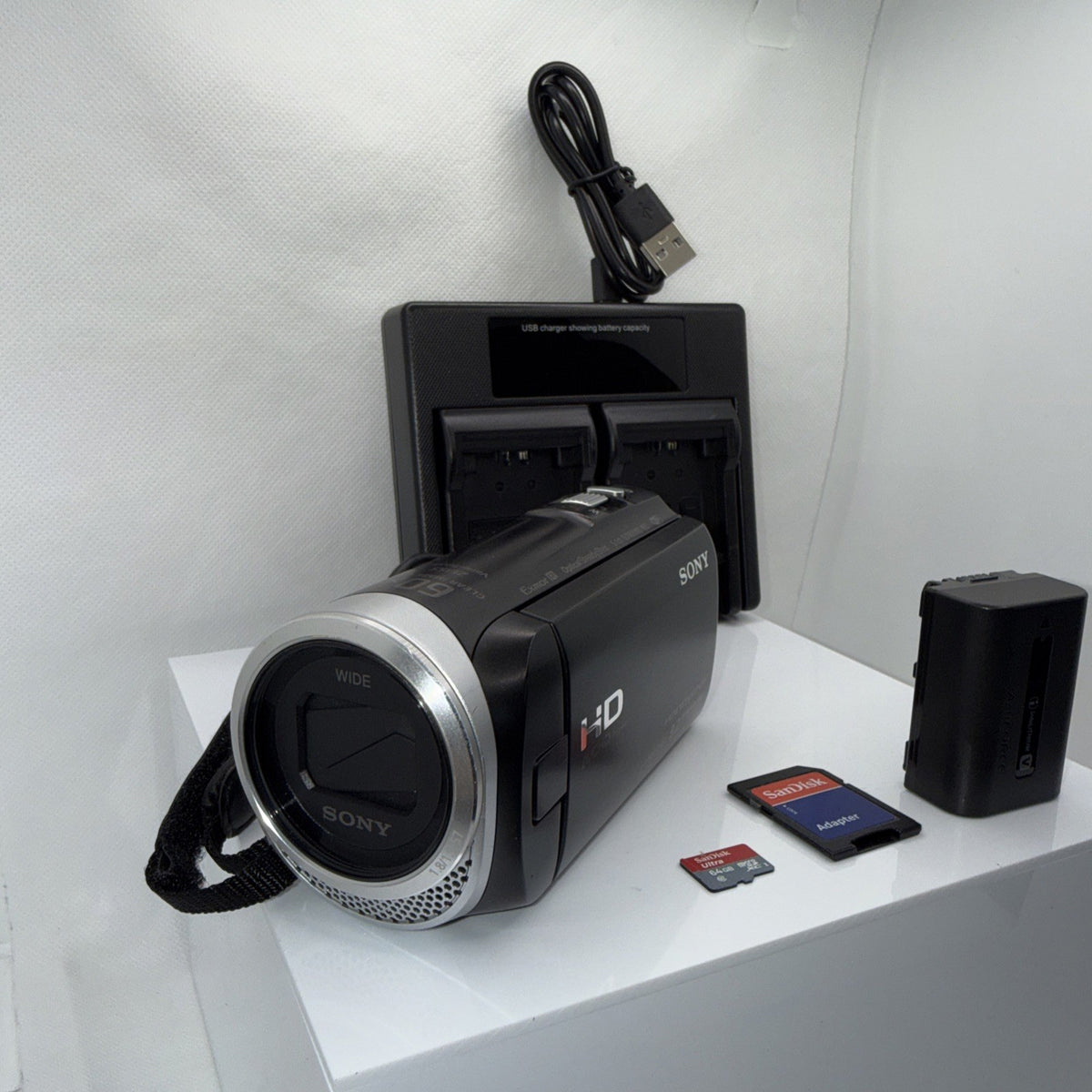 Sony Handycam HDR-CX450 9.2 MP HD Camcorder Tested + Battery Charger 64GB SD