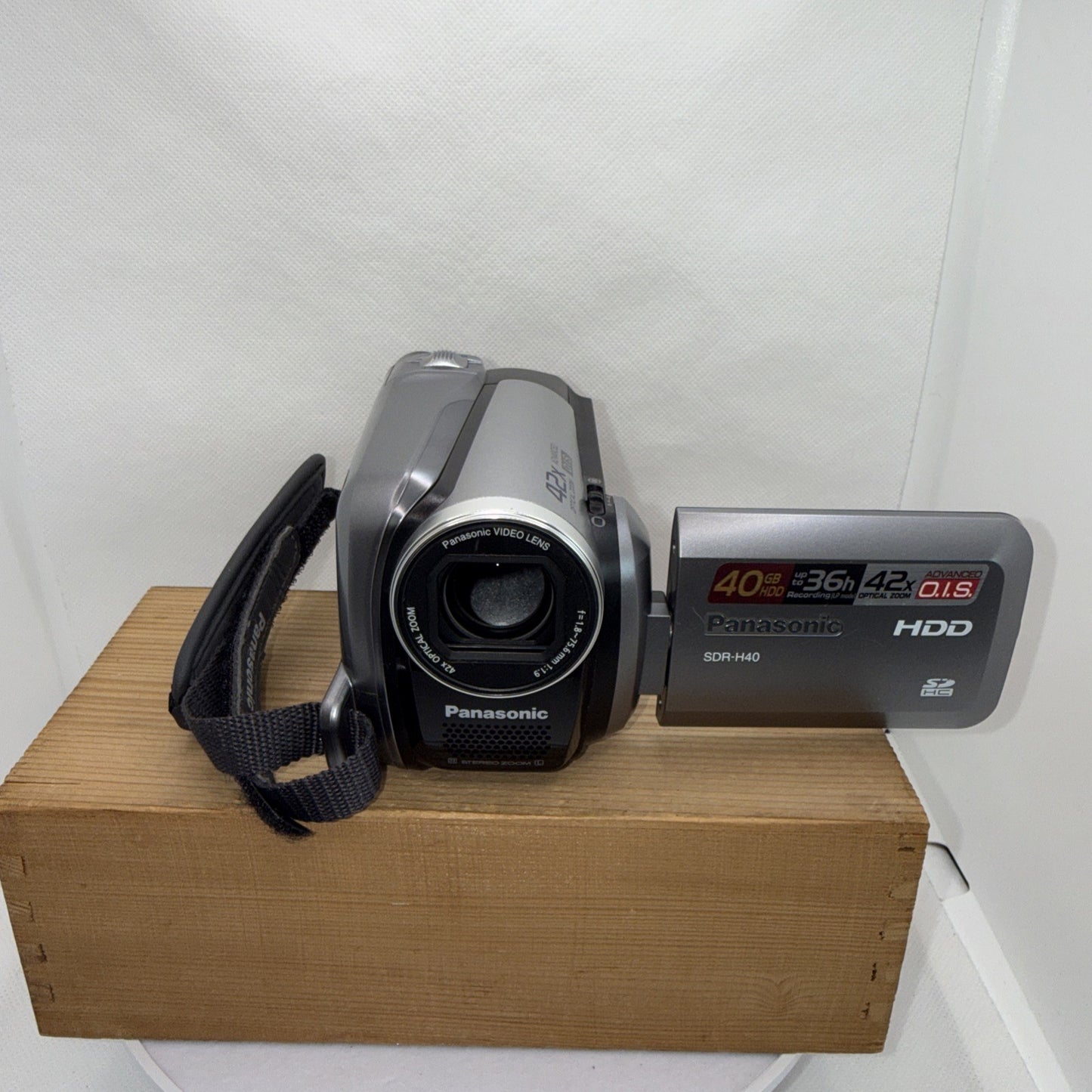 Panasonic SDR-H40 HDD 40GB HD Video Handycam Camcorder Tested + Accessories